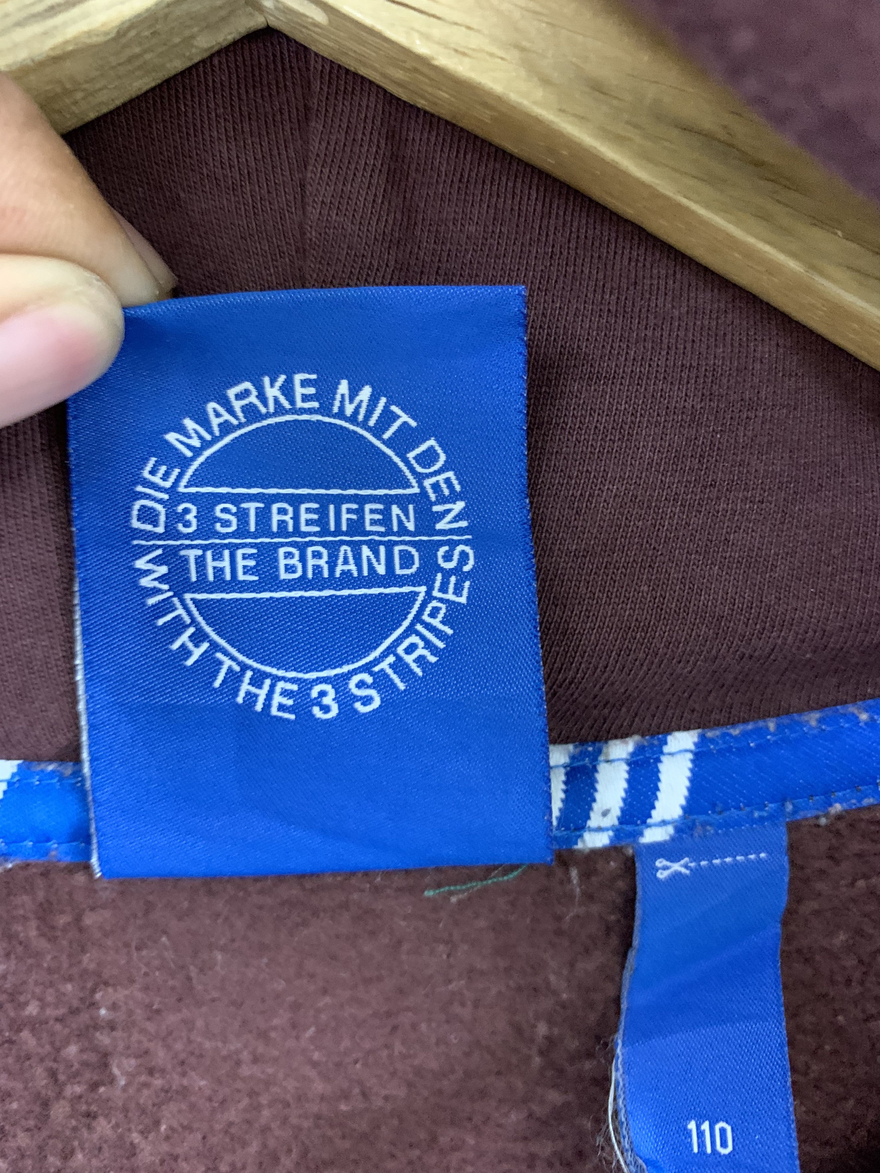 Adidas Adidas Hoodies 3 Striefen Embrioded Spellout Big Logo Vtg Size US L / EU 52-54 / 3 - 15 Thumbnail