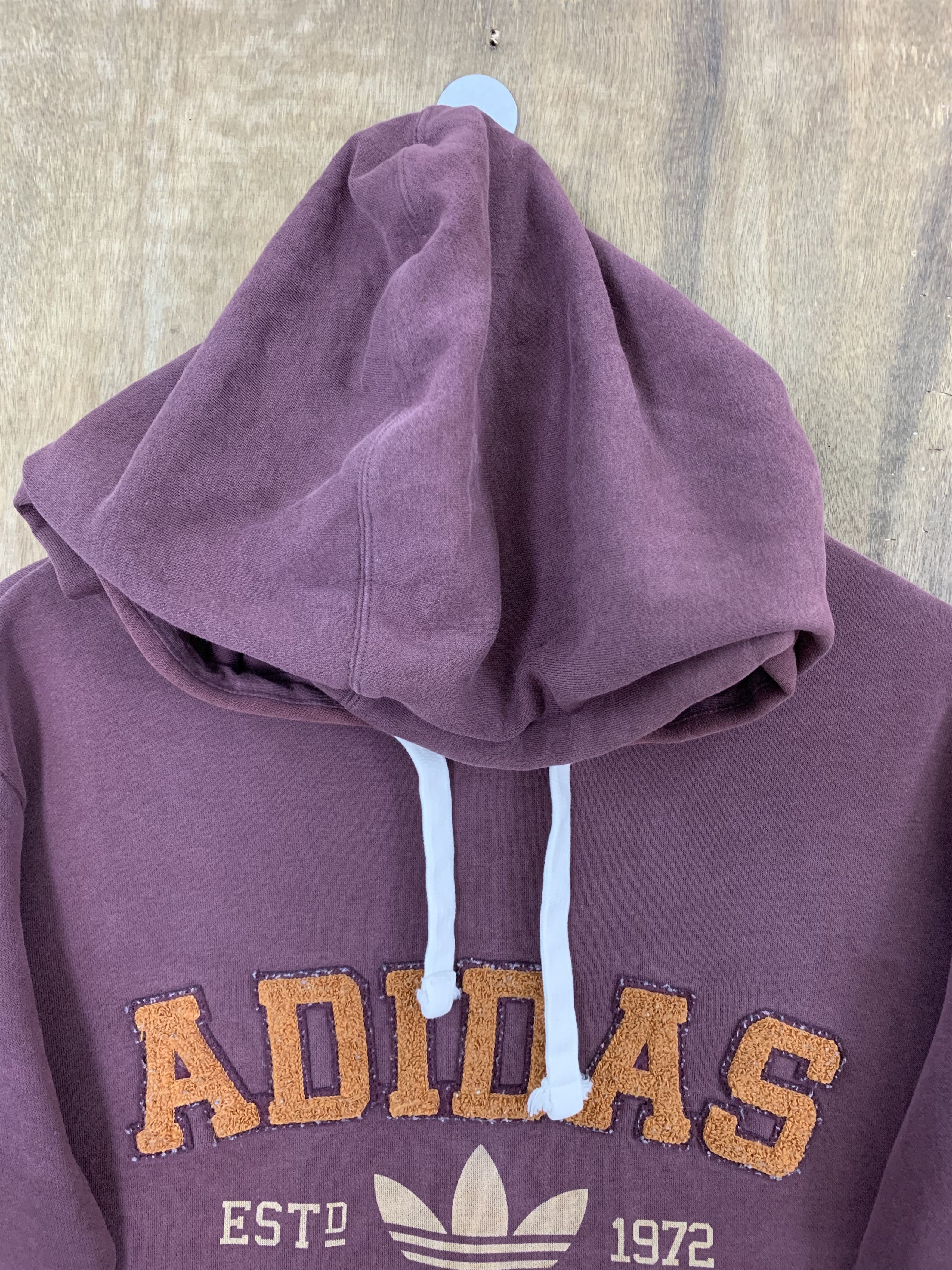Adidas Adidas Hoodies 3 Striefen Embrioded Spellout Big Logo Vtg Size US L / EU 52-54 / 3 - 3 Thumbnail