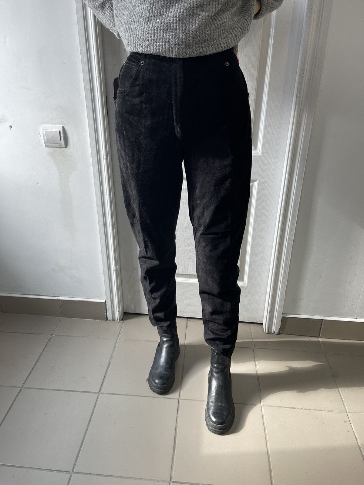 Chevignon × Genuine Leather × Vintage Chevignon vintage 90s mom fit real leather suede pants Size 27" / US 4 / IT 40 - 2 Thumbnail
