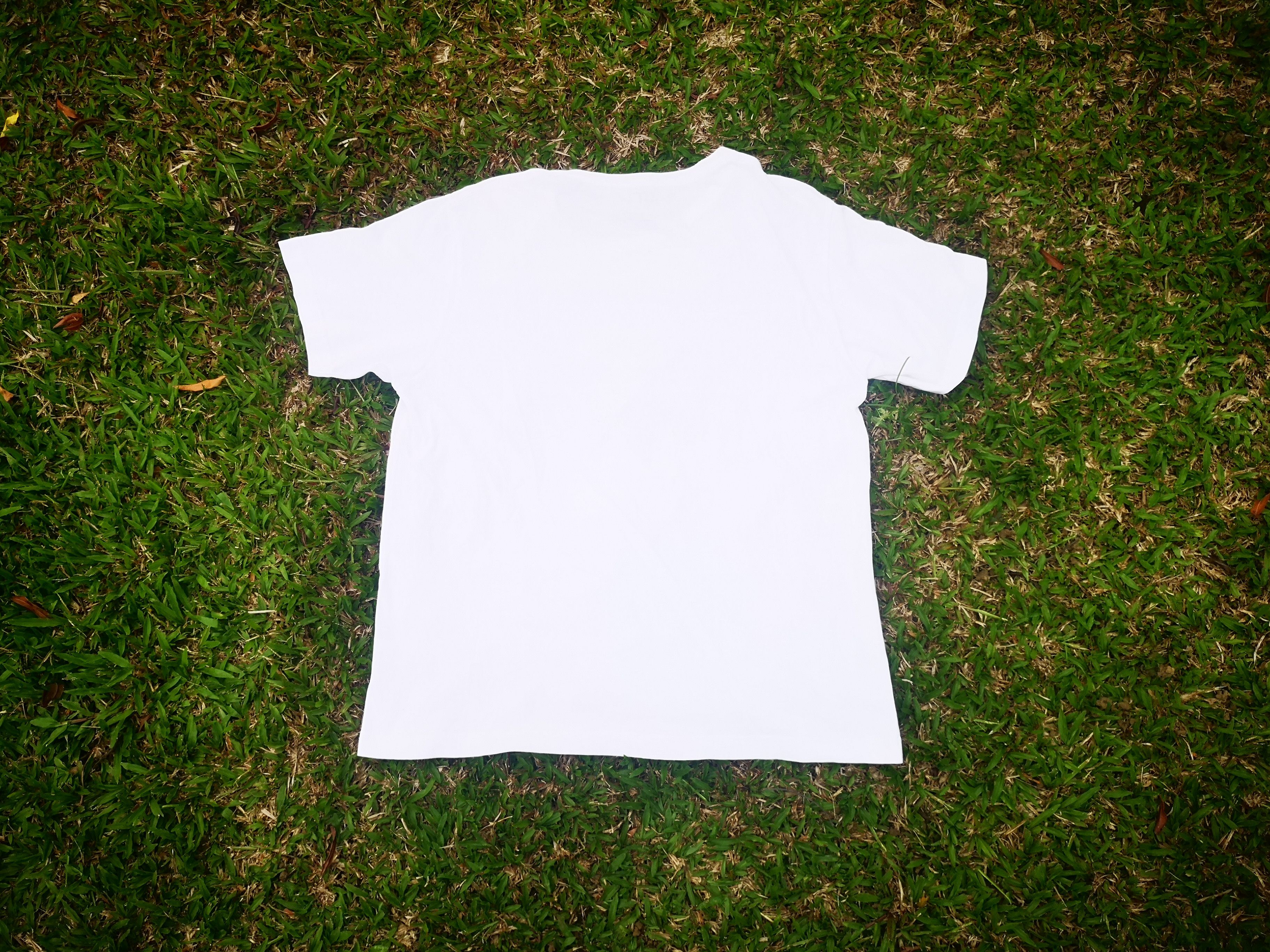 Uniqlo Kurt Cobain Dive With Guitar Size US L / EU 52-54 / 3 - 2 Thumbnail