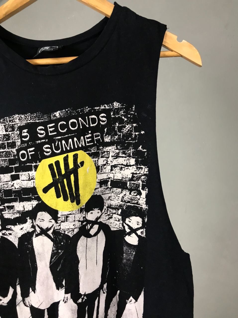 Band Tees × Vintage 5 seconds of summer vintage black tee Size US S / EU 44-46 / 1 - 2 Thumbnail