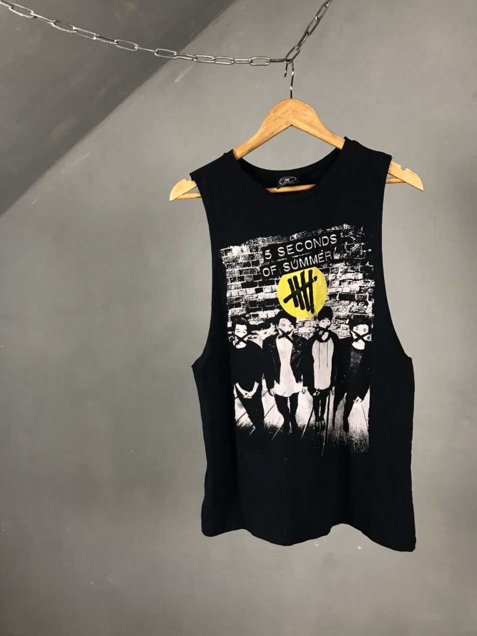 Band Tees × Vintage 5 seconds of summer vintage black tee Size US S / EU 44-46 / 1 - 1 Thumbnail