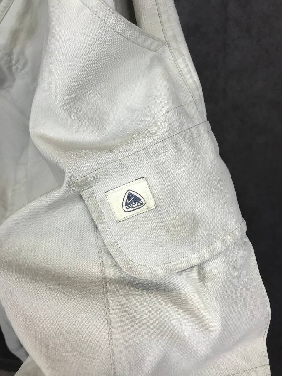Nike ACG Nike ACG swoosh streetwear vintage cargo shorts Size US 34 / EU 50 - 3 Thumbnail