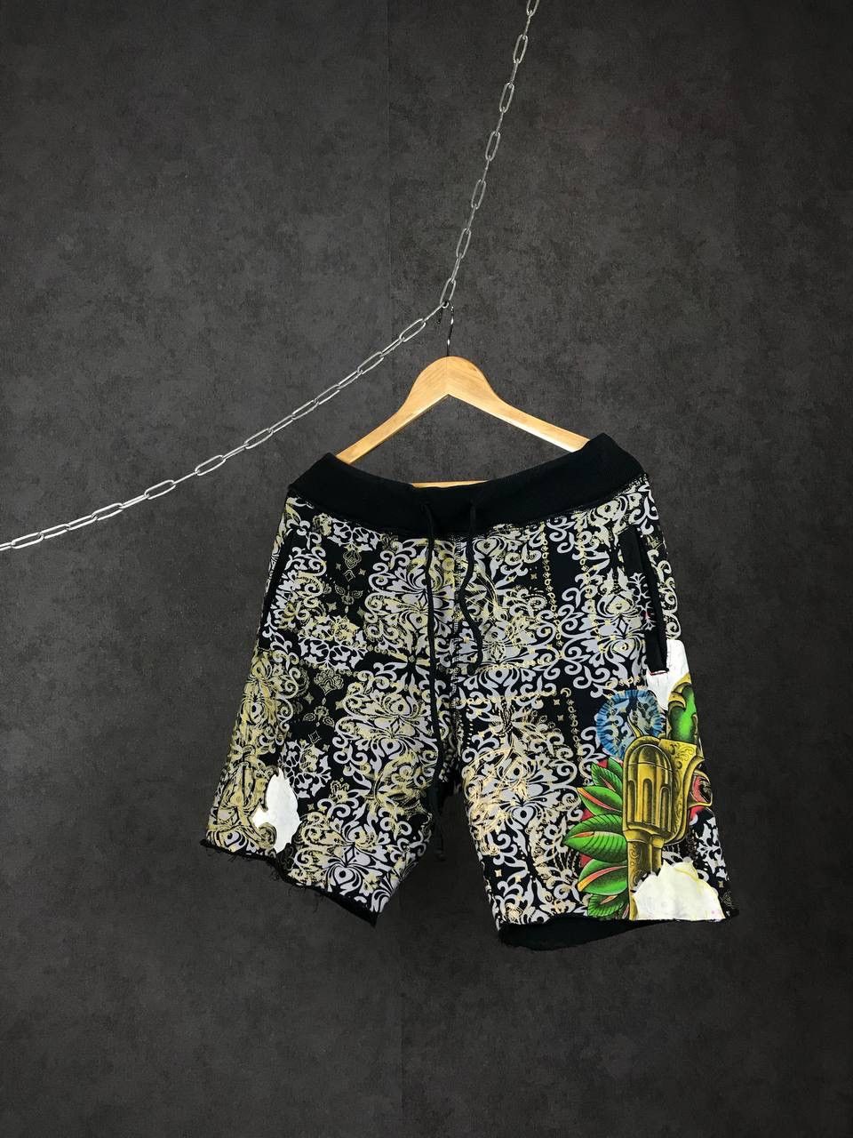 Christian Audigier Christian Audigier Ed Hardy luxury crazy multicolor shorts Size US 34 / EU 50 - 1 Thumbnail