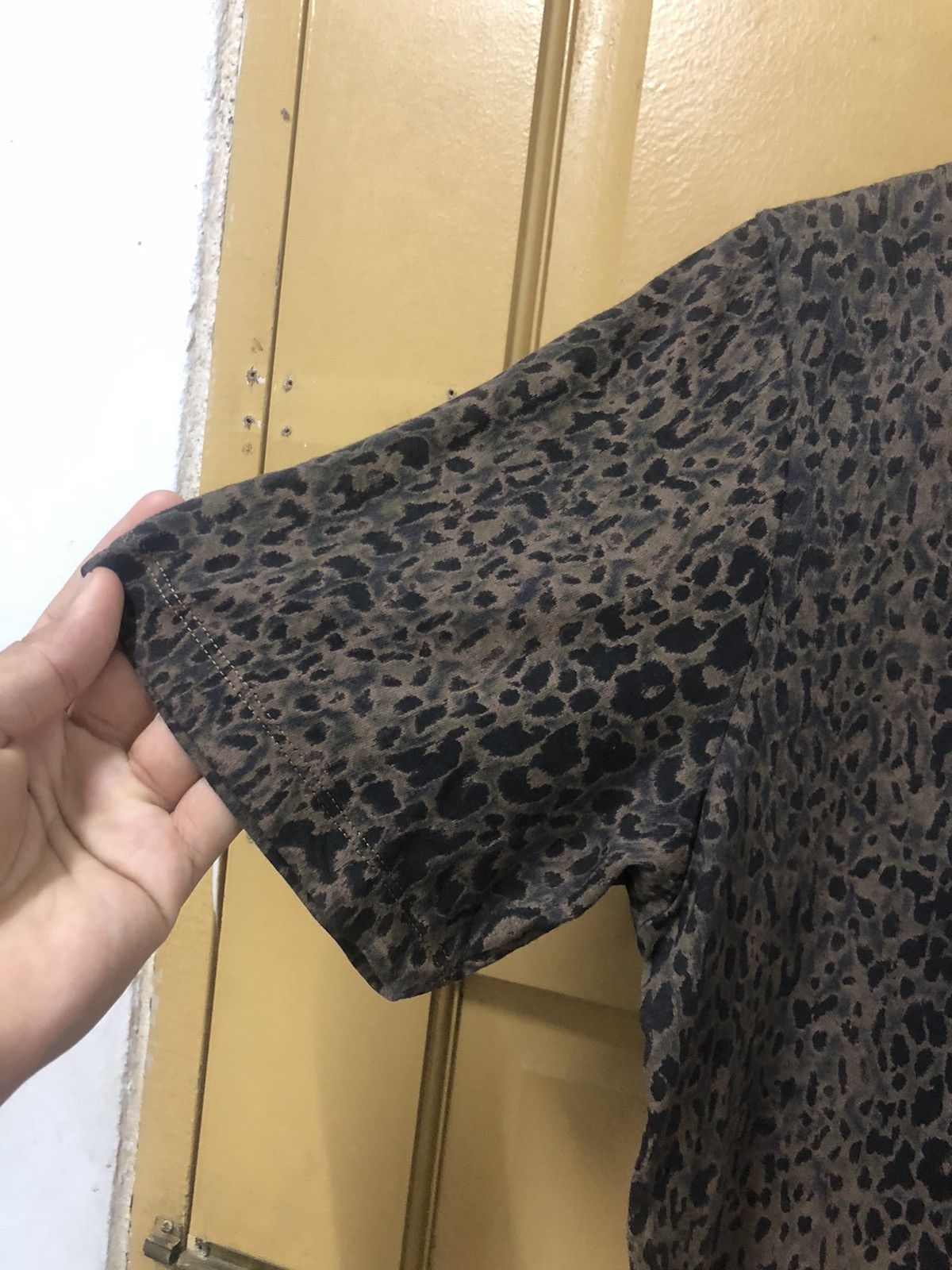 Saint Laurent Paris SAINT LAURENT Tie-Dye Leopard Printed T-shirt Size XS / US 0-2 / IT 36-38 - 6 Thumbnail
