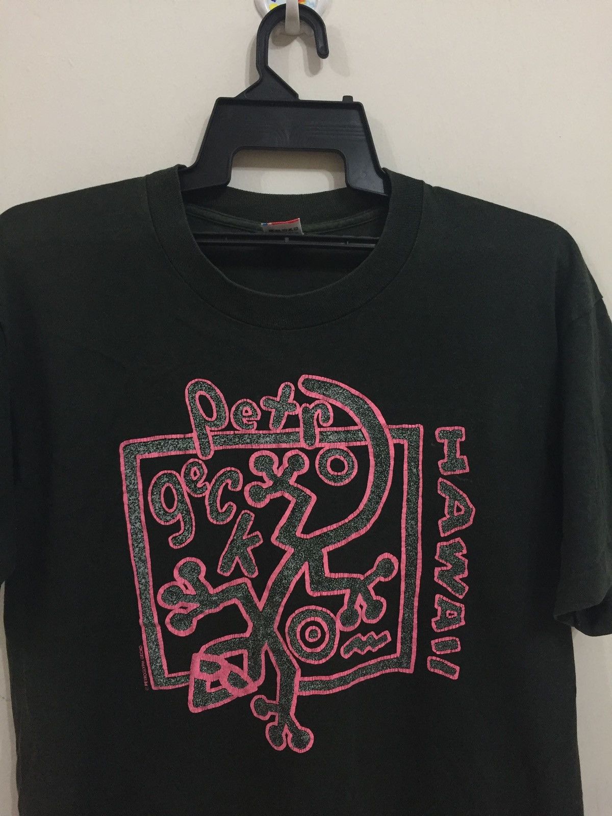 Vintage Vintage Petroglyph gecko hawaii big logo tshirt size L Size US L / EU 52-54 / 3 - 2 Thumbnail