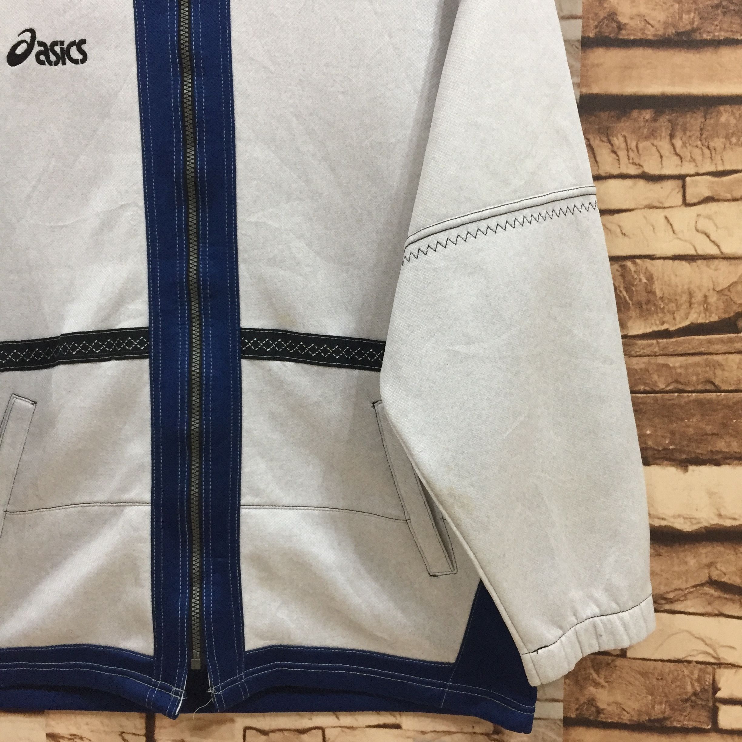 Asics Vintage asics sweatshirt zipper embroidered size L fit XL Size US XL / EU 56 / 4 - 5 Thumbnail