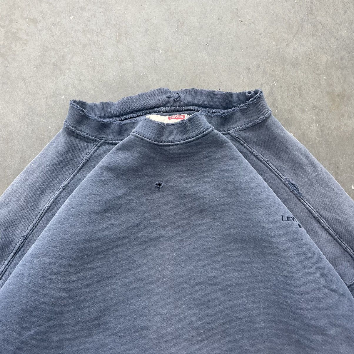 Levi's × Russell Athletic × Vintage Vintage Sun Faded Distressed Crewneck Thrashed Size US M / EU 48-50 / 2 - 4 Thumbnail
