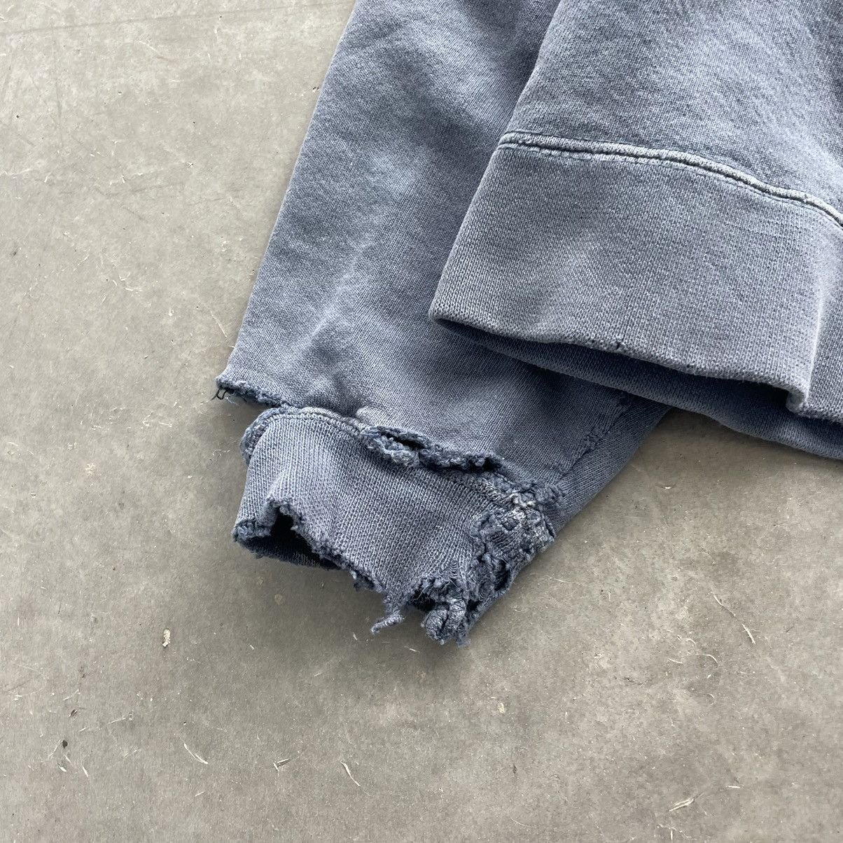 Levi's × Russell Athletic × Vintage Vintage Sun Faded Distressed Crewneck Thrashed Size US M / EU 48-50 / 2 - 2 Thumbnail