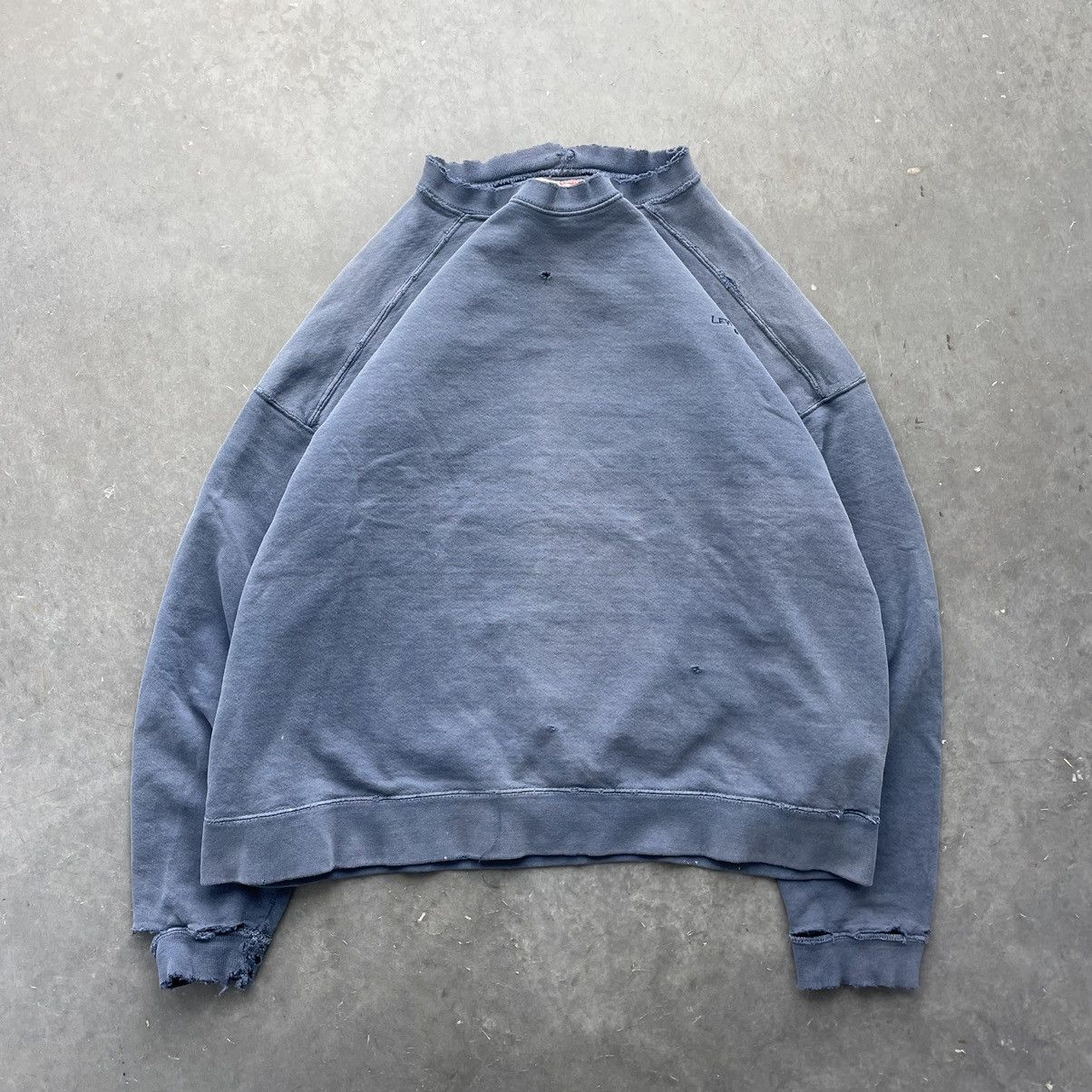 Levi's × Russell Athletic × Vintage Vintage Sun Faded Distressed Crewneck Thrashed Size US M / EU 48-50 / 2 - 1 Thumbnail
