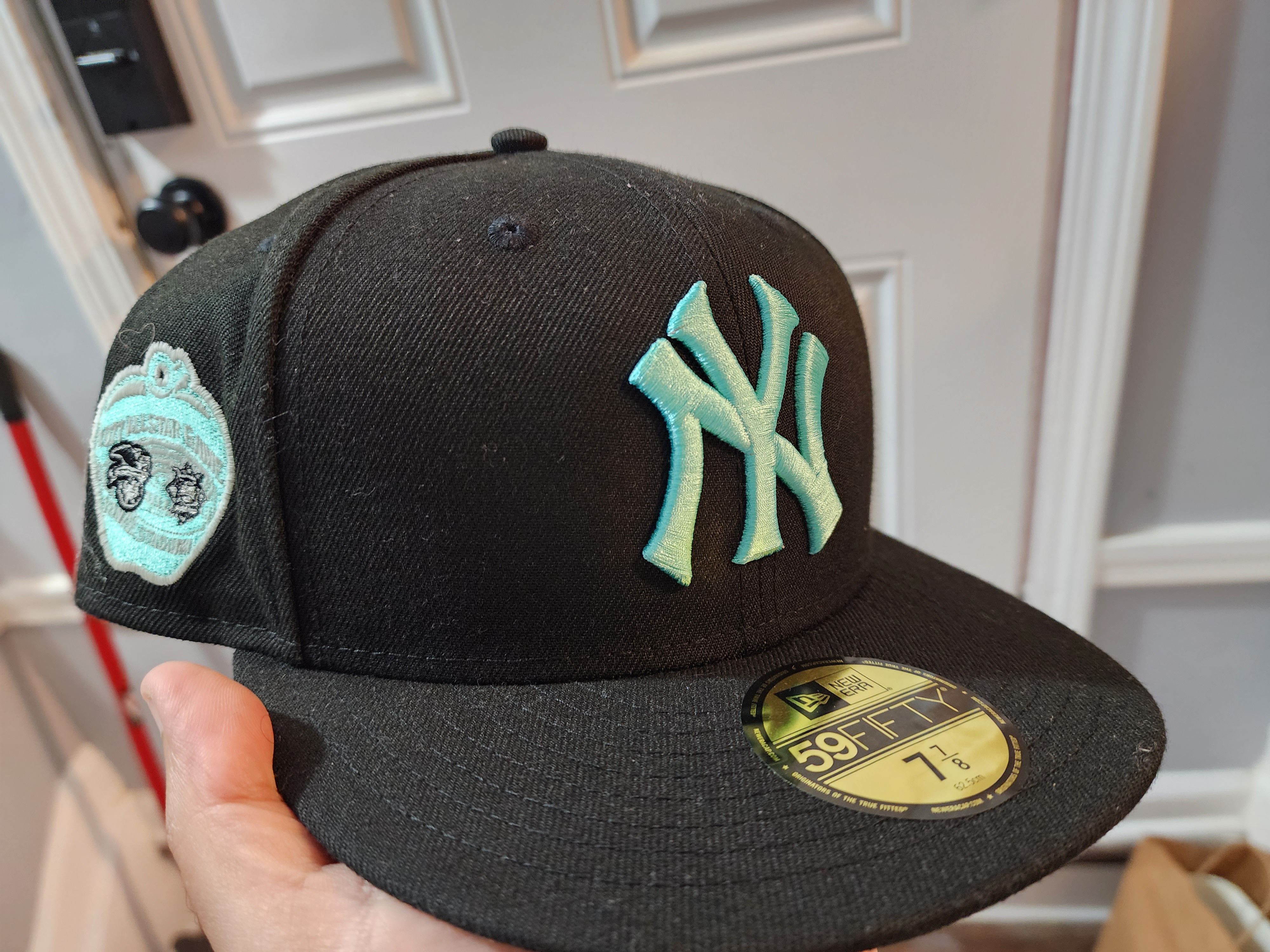 Casquette New Era Fitted - NY Yankees - Taille 7 1/8 - Bleue - Occasion