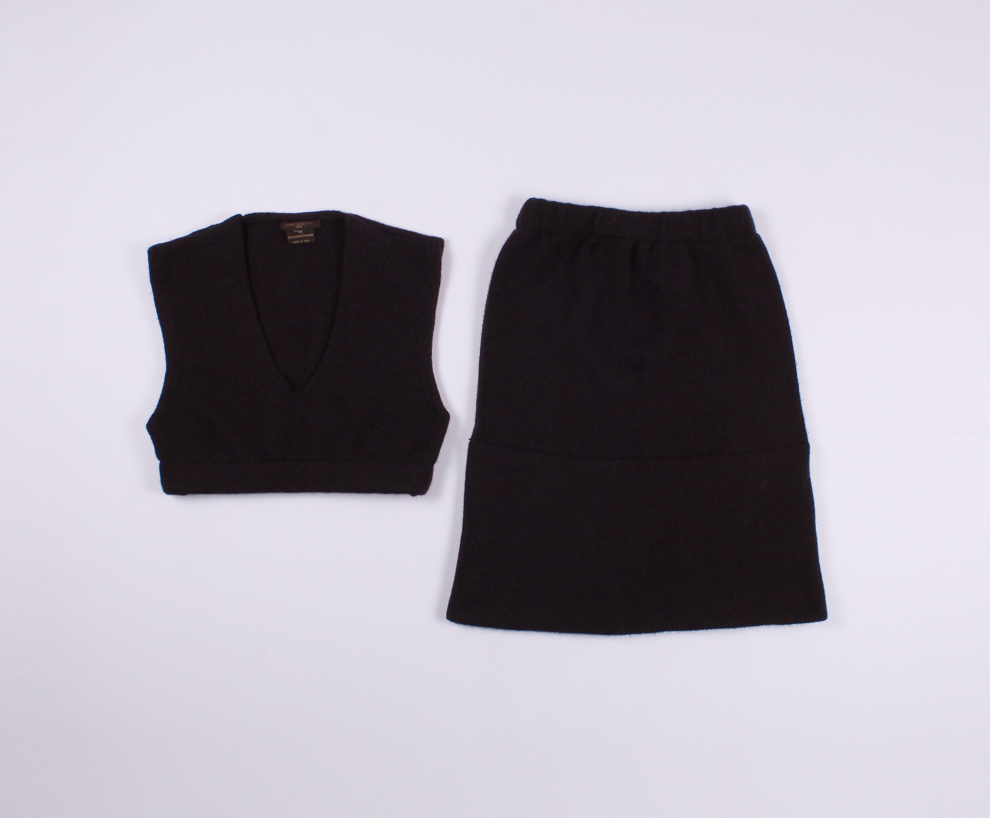 Louis Vuitton Louis Vuitton Cashmere Set Top + Skirt Size M / US 6-8 / IT 42-44 - 5 Thumbnail