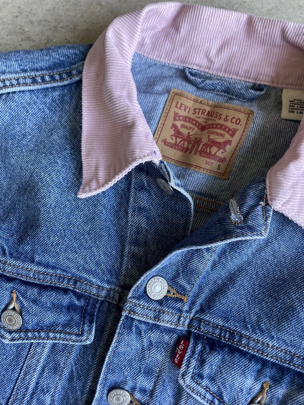 Vintage Levi’s Pink Denim Jacket Size US S / EU 44-46 / 1 - 2 Preview