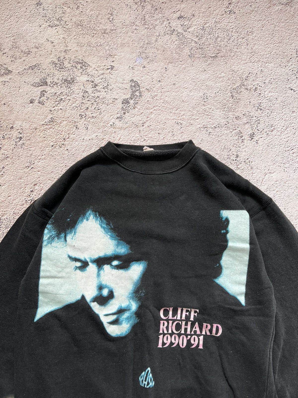 Band Tees × Vintage VINTAGE RARE CLIFF RICHARD 1990-91 Sweatshirt Size US S / EU 44-46 / 1 - 3 Thumbnail