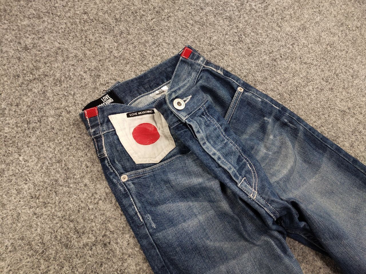 Moschino Love Moschino Italy Designer Japan Logo Faded Denim Jeans Size US 34 / EU 50 - 10 Thumbnail
