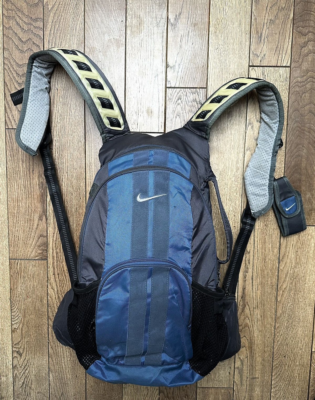 Vintage Y2K Nike Backpack Swoosh ‘06 Multipocket Futuristic
