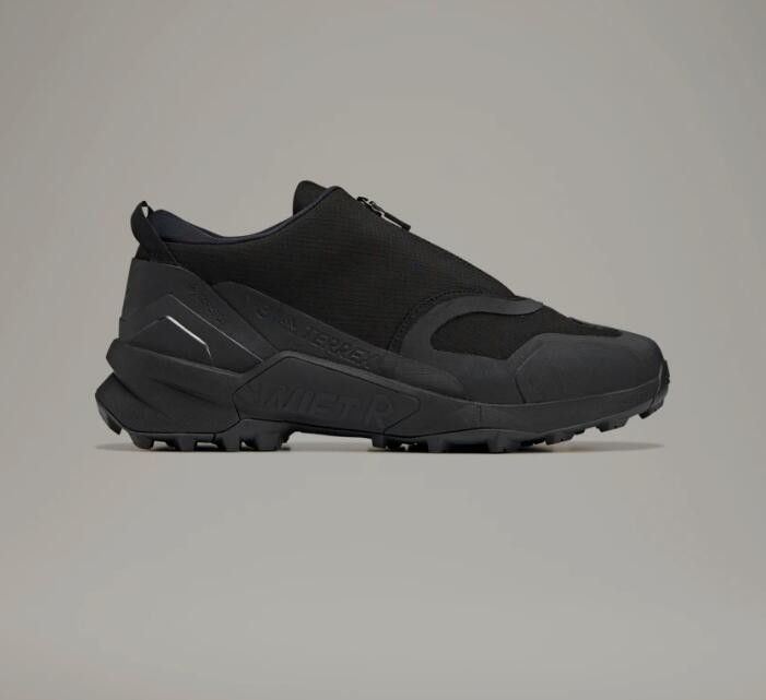 Y-3 BNWT AW22 Y-3 TERREX SWIFT R3 SNEAKERS 40 Size US 7 / EU 40 - 1 Thumbnail