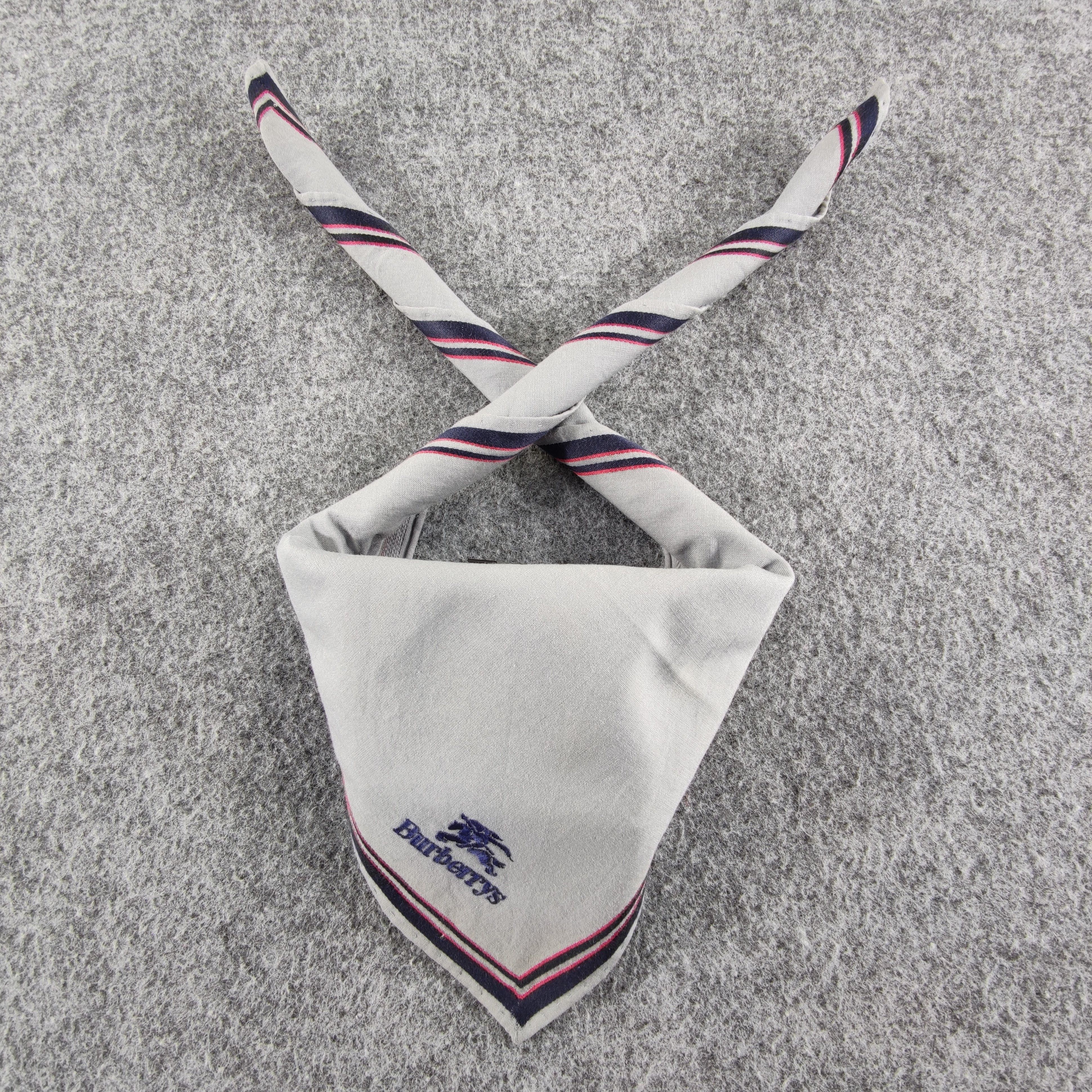 Burberry × Vintage Burberry Handkerchief/Neckerchief/Bandana HC398 Size ONE SIZE - 1 Thumbnail