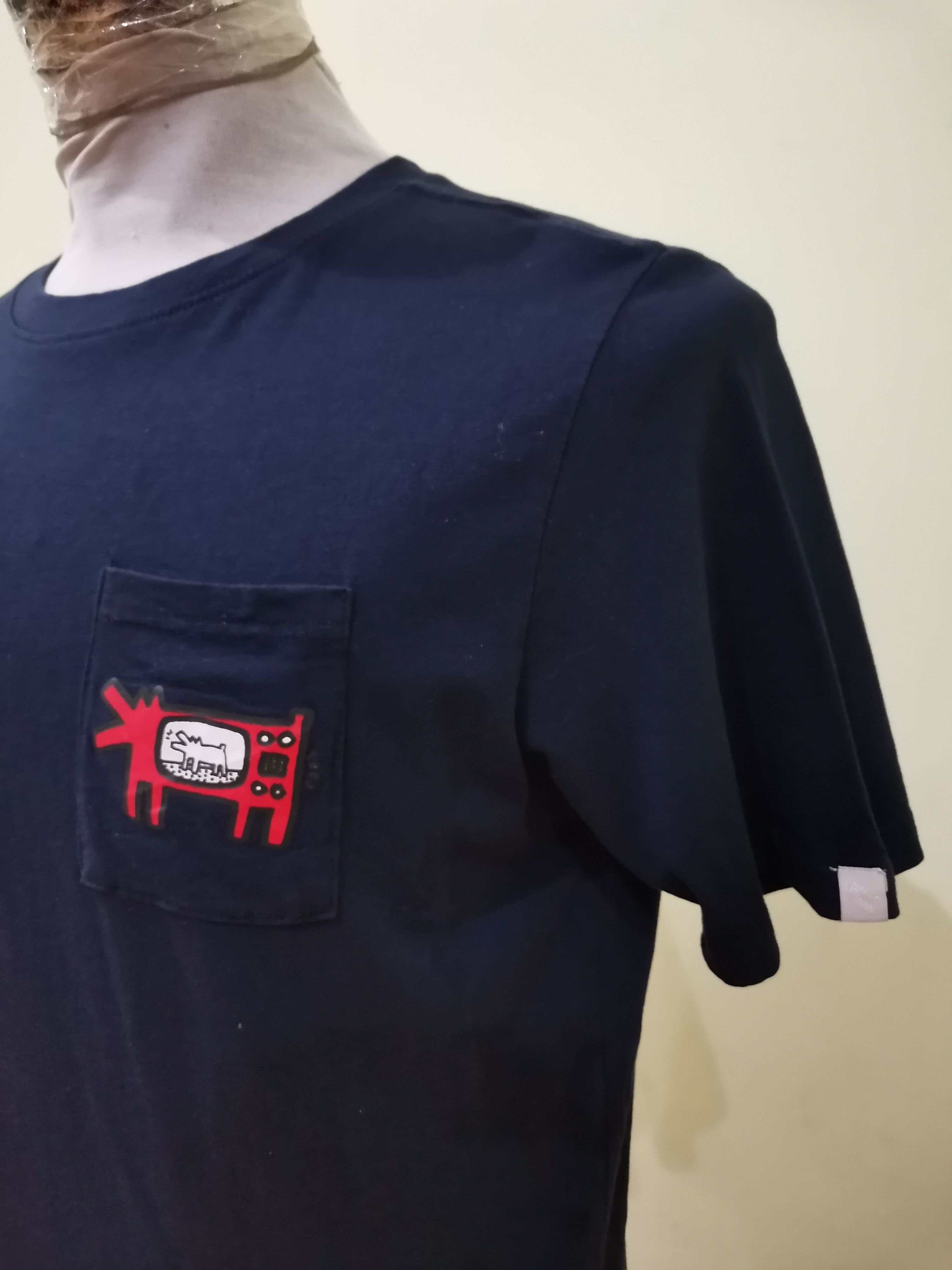 Keith Haring 💥Keith Herring Single Pocket Tshirt - Medium Size Size US M / EU 48-50 / 2 - 3 Thumbnail
