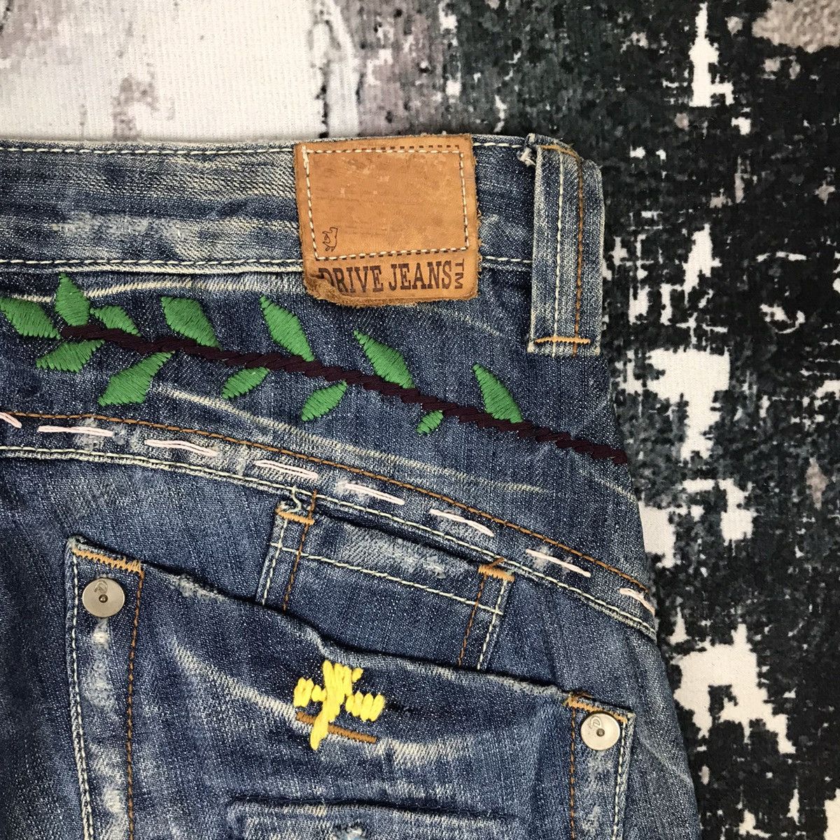 Designer × Vintage Vintage Drive Jeans Flare Spike Embroidery Light Wash Jeans Size 30" / US 8 / IT 44 - 4 Thumbnail