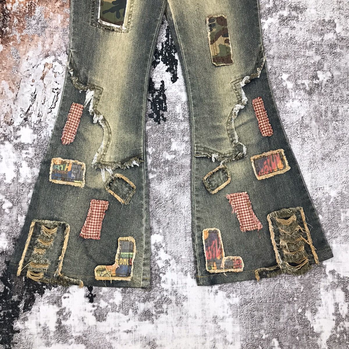 If Six Was Nine × Japanese Brand × Vintage Vintage Japanese Flare Patchwork Design Huadi Japan Jeans Size 26" / US 2 / IT 38 - 4 Thumbnail