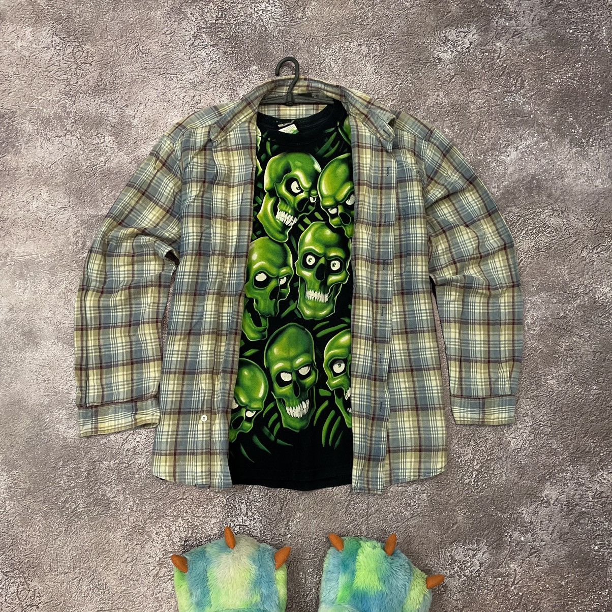 Vintage Vintage 90s Checkered Plaid Shirt Graphic Tee Streetwear XL Size US XL / EU 56 / 4 - 1 Thumbnail