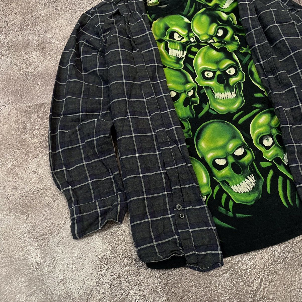 Vintage Vintage 90s Y2K Graphic Tee Skulls All Over Print Grunge XL Size US XL / EU 56 / 4 - 3 Thumbnail