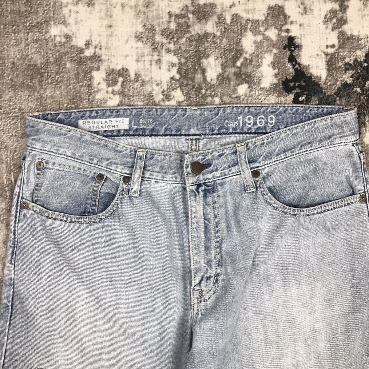 Gap × Japanese Brand × Vintage Vintage Gap 1969 Light Wash Distressed designs Denim Jeans Size US 35 - 3 Thumbnail
