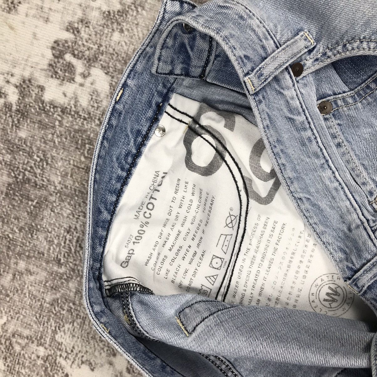 Gap × Japanese Brand × Vintage Vintage Gap 1969 Light Wash Distressed designs Denim Jeans Size US 35 - 9 Thumbnail