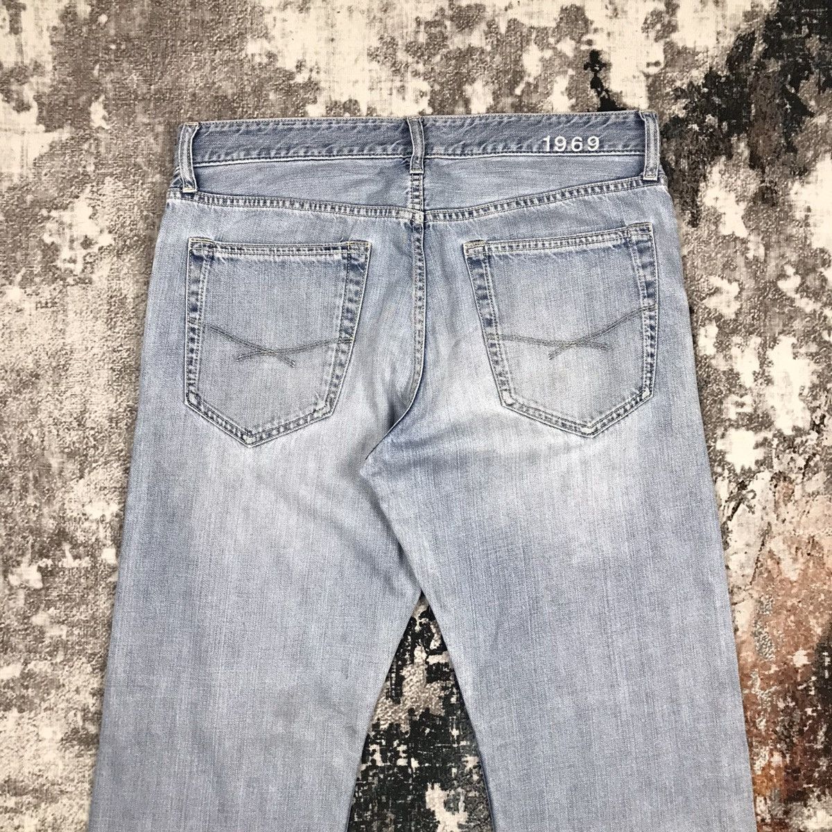Gap × Japanese Brand × Vintage Vintage Gap 1969 Light Wash Distressed designs Denim Jeans Size US 35 - 6 Thumbnail
