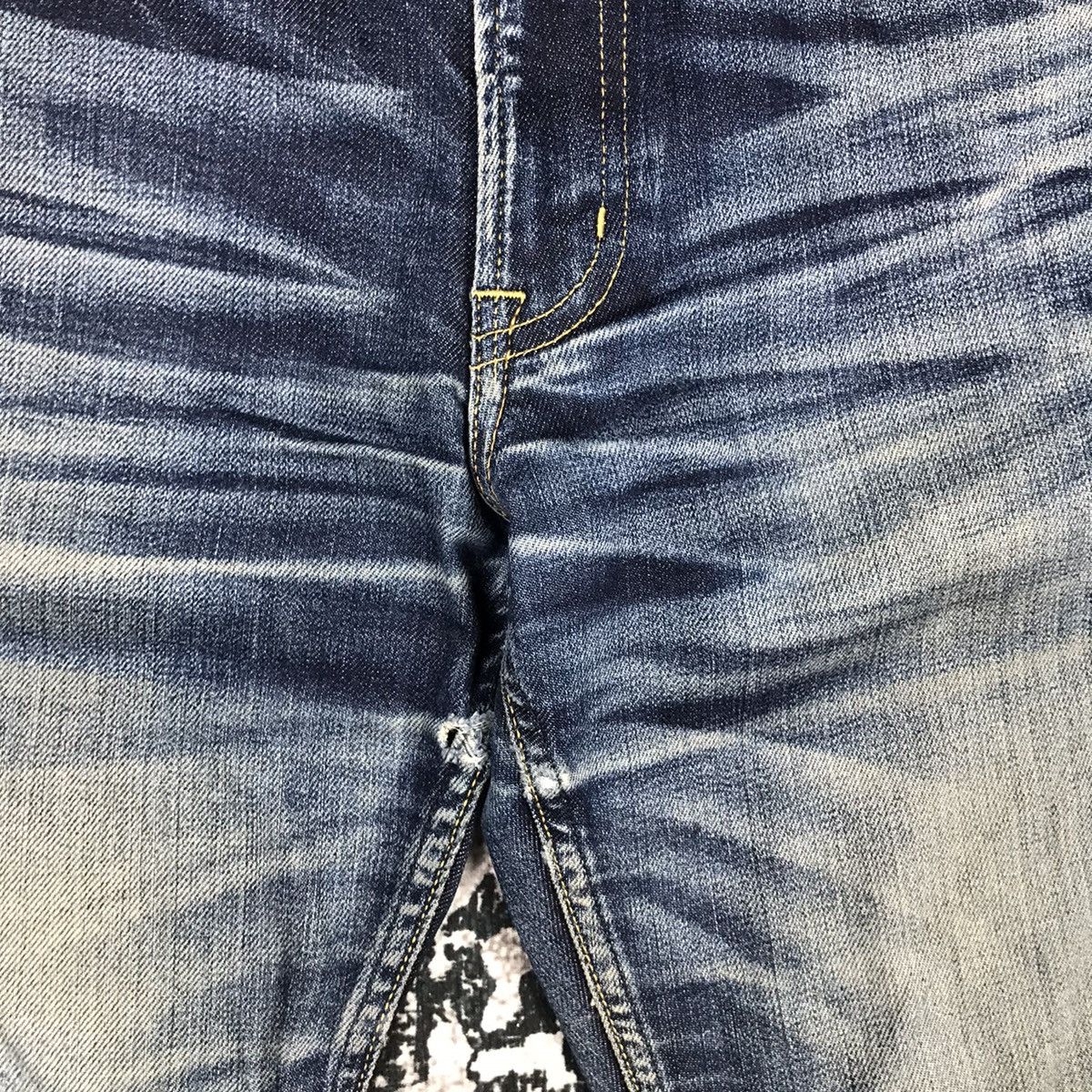 Japanese Brand × Muji Vintage Muji Japan Distressed Blue Wash Slim Denim Jeans Size US 32 / EU 48 - 4 Thumbnail