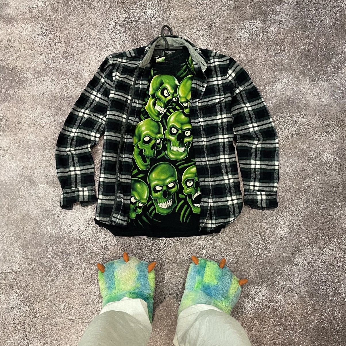 Vintage Vintage 90s Y2K Alien Graphic Plaid Shirt Grunge Washed M Size US M / EU 48-50 / 2 - 1 Thumbnail