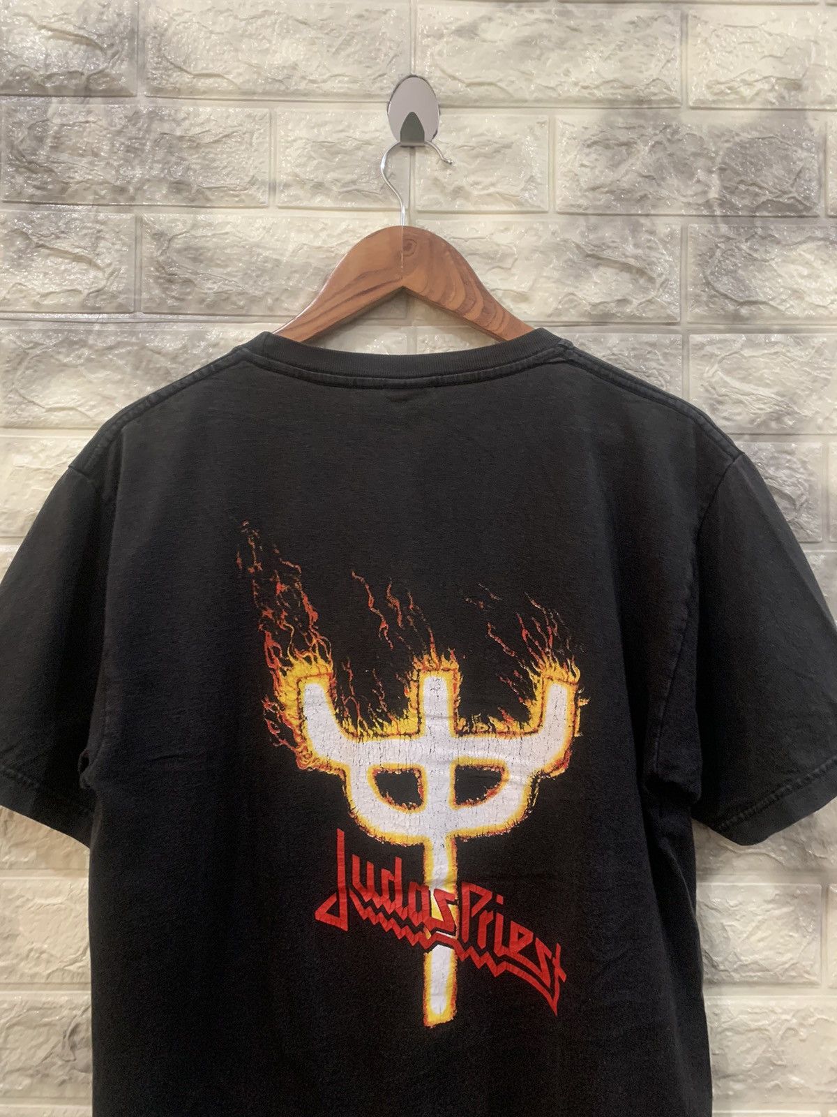 Vintage Vintage Judas priest band rock t-shirt Size US M / EU 48-50 / 2 - 8 Thumbnail