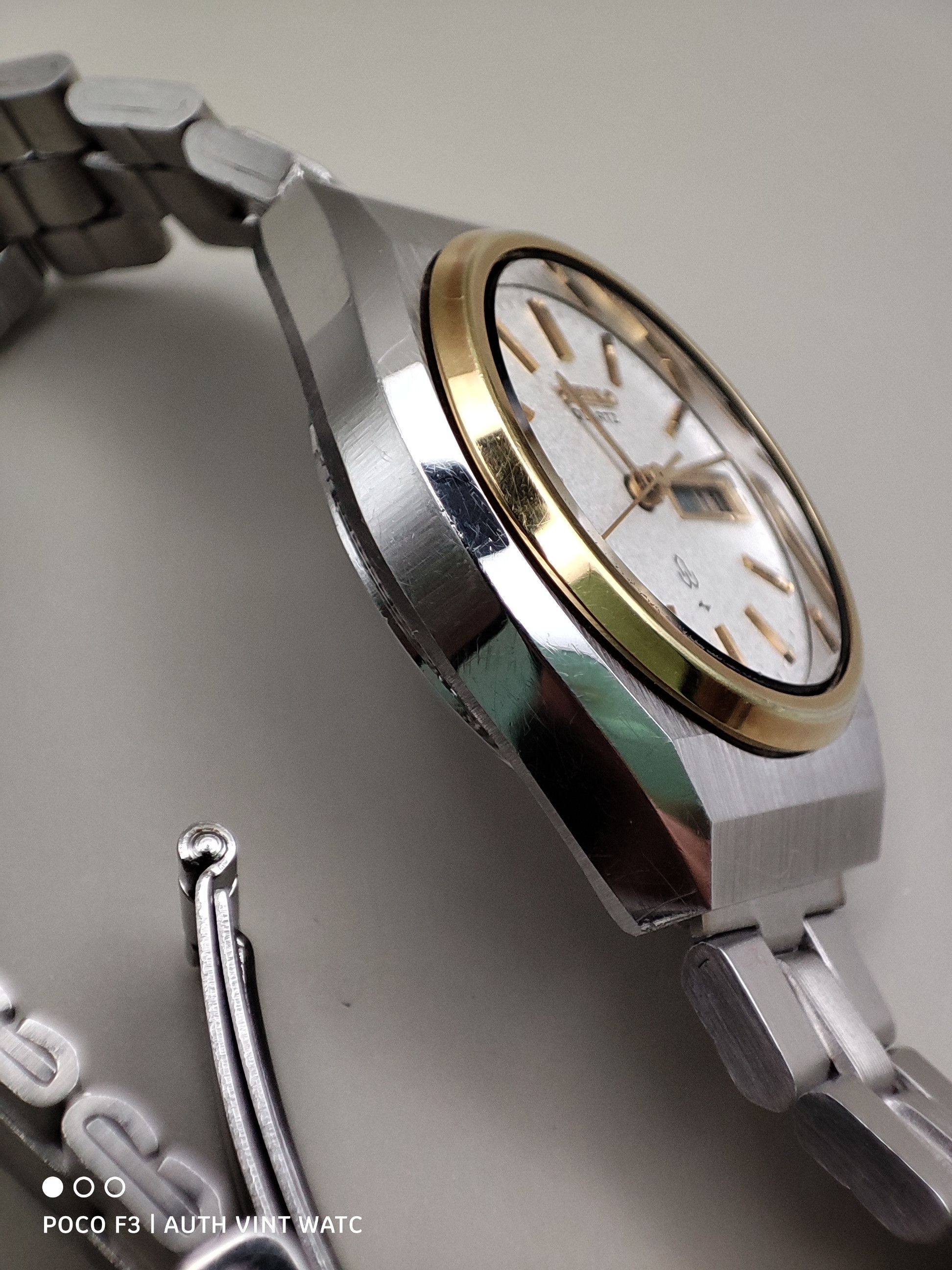 Seiko Authentic Vintage Seiko Quartz 2623 Gold Bezel Ladies Size ONE SIZE - 7 Thumbnail