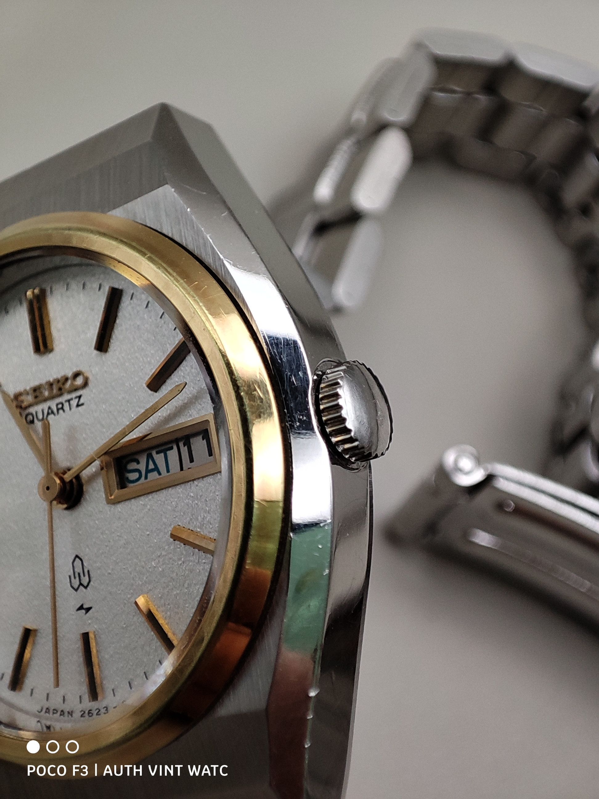 Seiko Authentic Vintage Seiko Quartz 2623 Gold Bezel Ladies Size ONE SIZE - 9 Thumbnail