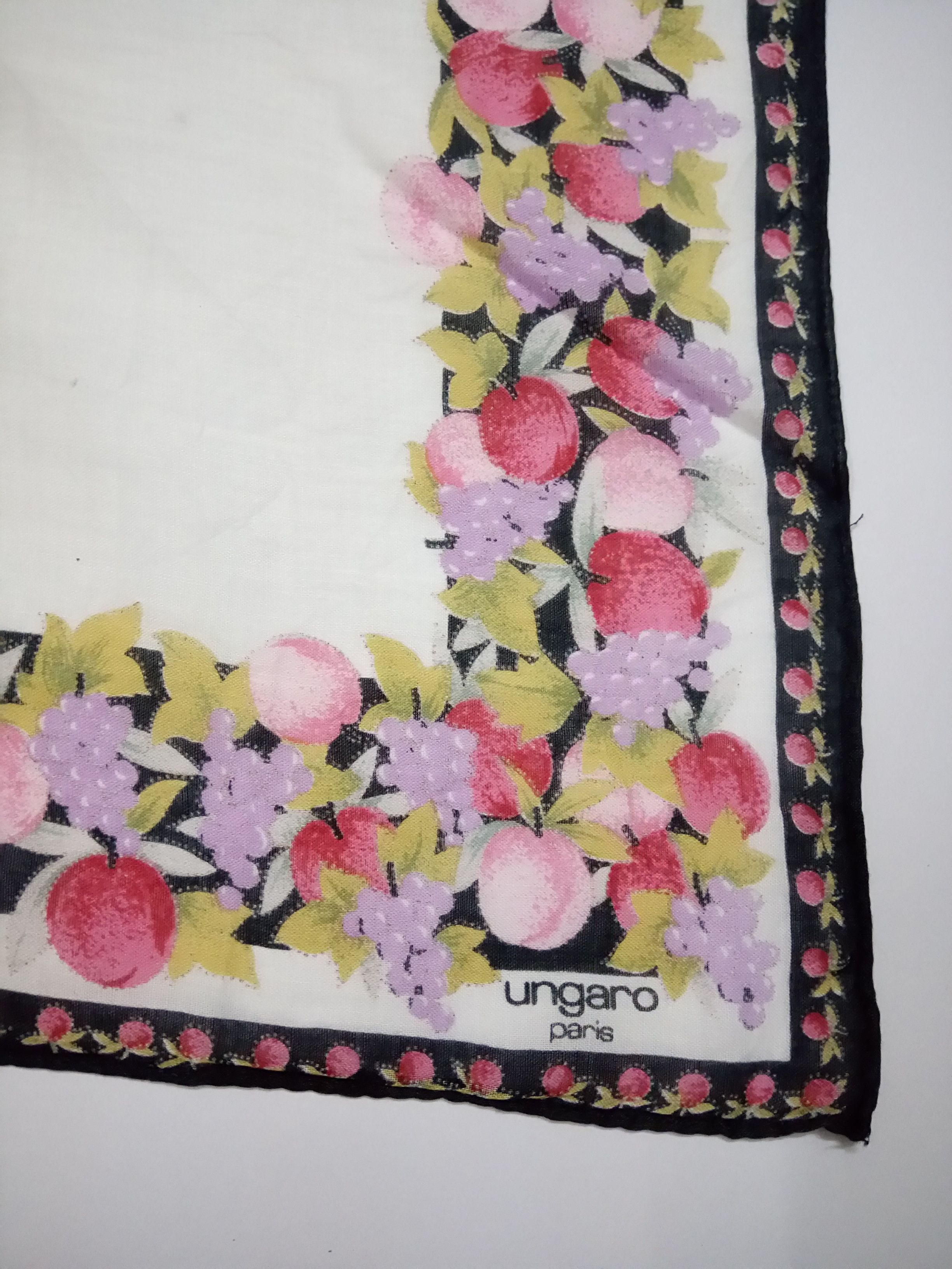 Ungaro Paris Handky Bandana Ungaro Paris Sweet Cherry Frame Size ONE SIZE - 2 Thumbnail