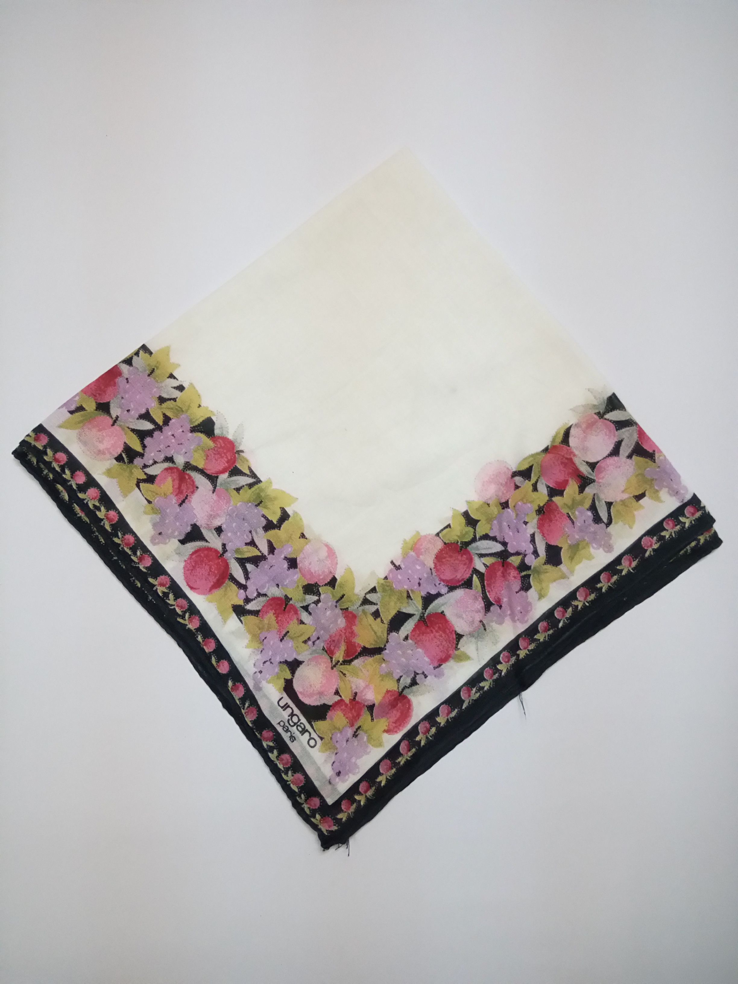 Ungaro Paris Handky Bandana Ungaro Paris Sweet Cherry Frame Size ONE SIZE - 3 Thumbnail