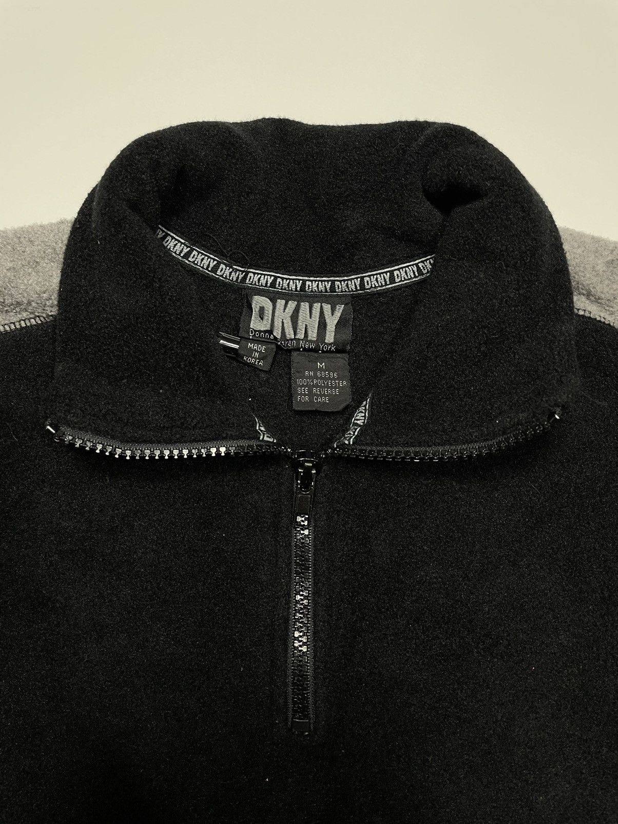 DKNY Vintage 90s DKNY fleece half zipper modern tech Size US M / EU 48-50 / 2 - 6 Thumbnail