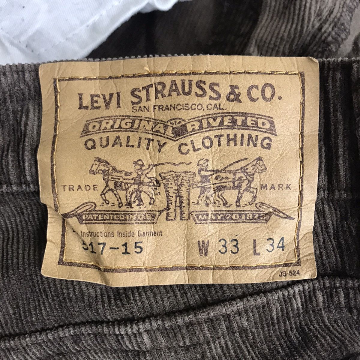 Levi's LEVIS STRAUSS & Co. Corduroy Brown Label Denim Chore Jeans Size US 32 / EU 48 - 9 Thumbnail