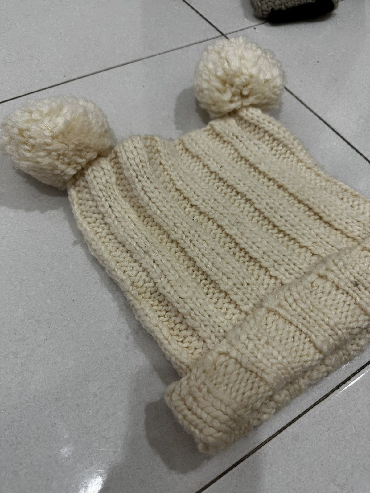 Vintage Vintage Knit Gap Double Pom Pom Beanie Size ONE SIZE - 3 Thumbnail