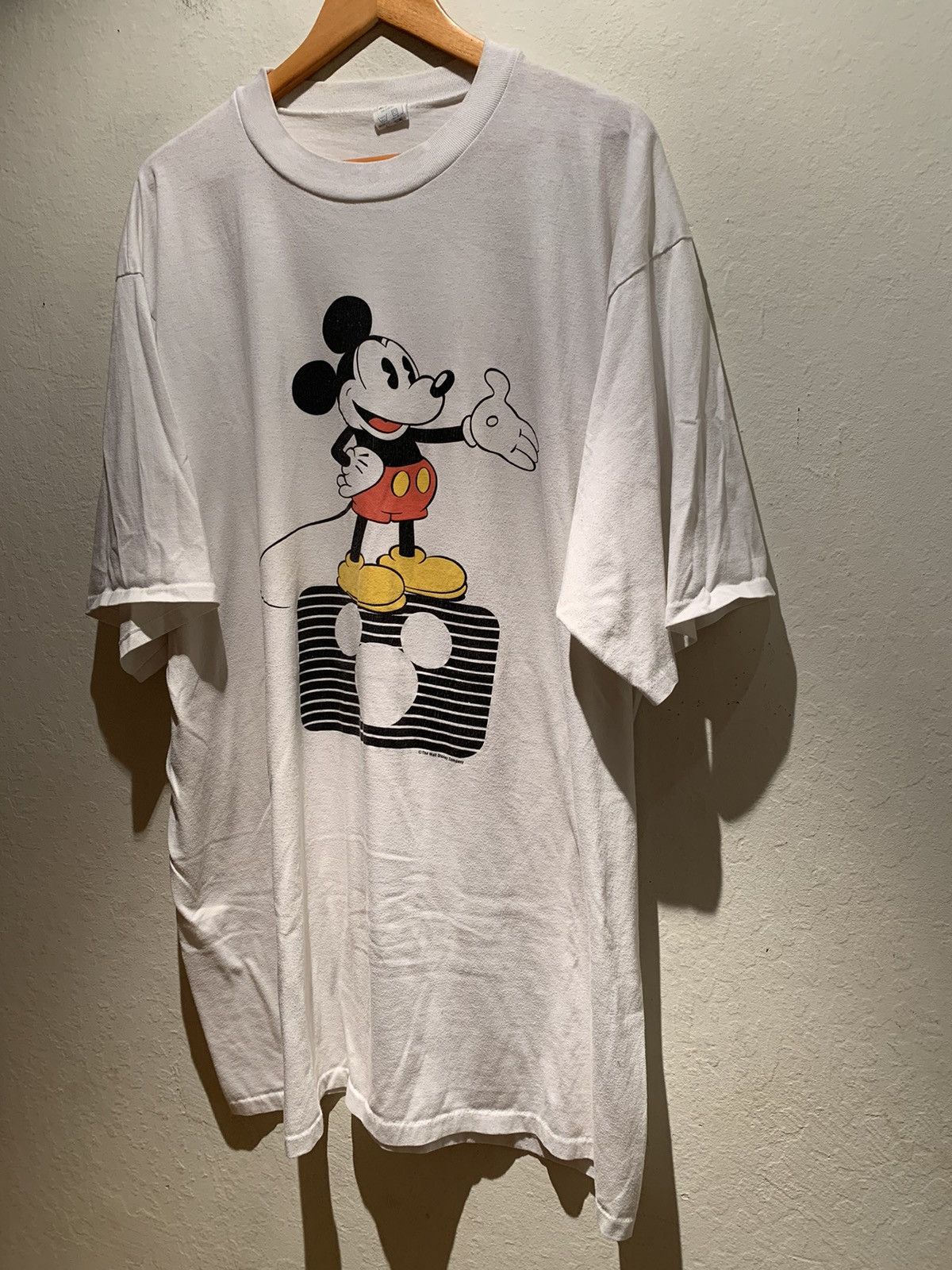 Disney *RARE* Vintage Mickey Mouse Single Stitch USA-Made 😴 Shirt Size US XXL / EU 58 / 5 - 1 Thumbnail
