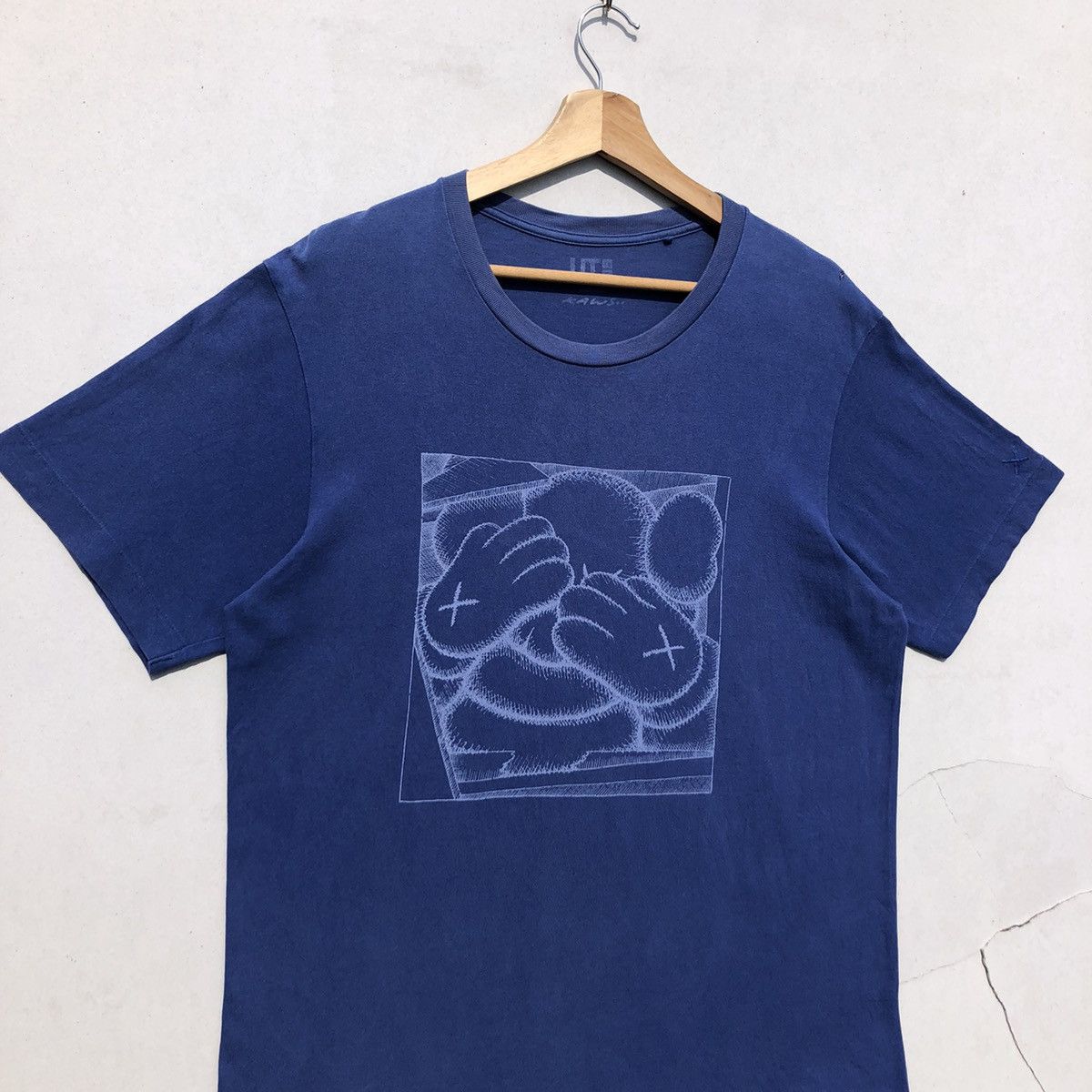Kaws RARE🔥 Kaws Size US L / EU 52-54 / 3 - 2 Thumbnail