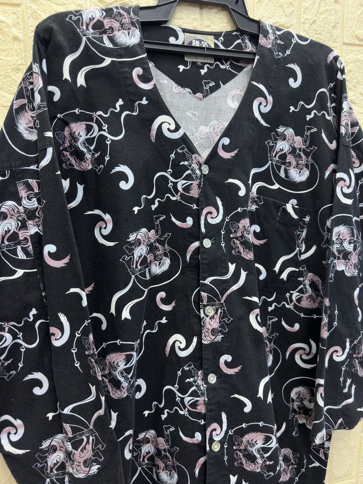 Japanese Brand RARE Karakuri Tamashi Full Print Kimono Button-GR96 Size US XL / EU 56 / 4 - 3 Thumbnail
