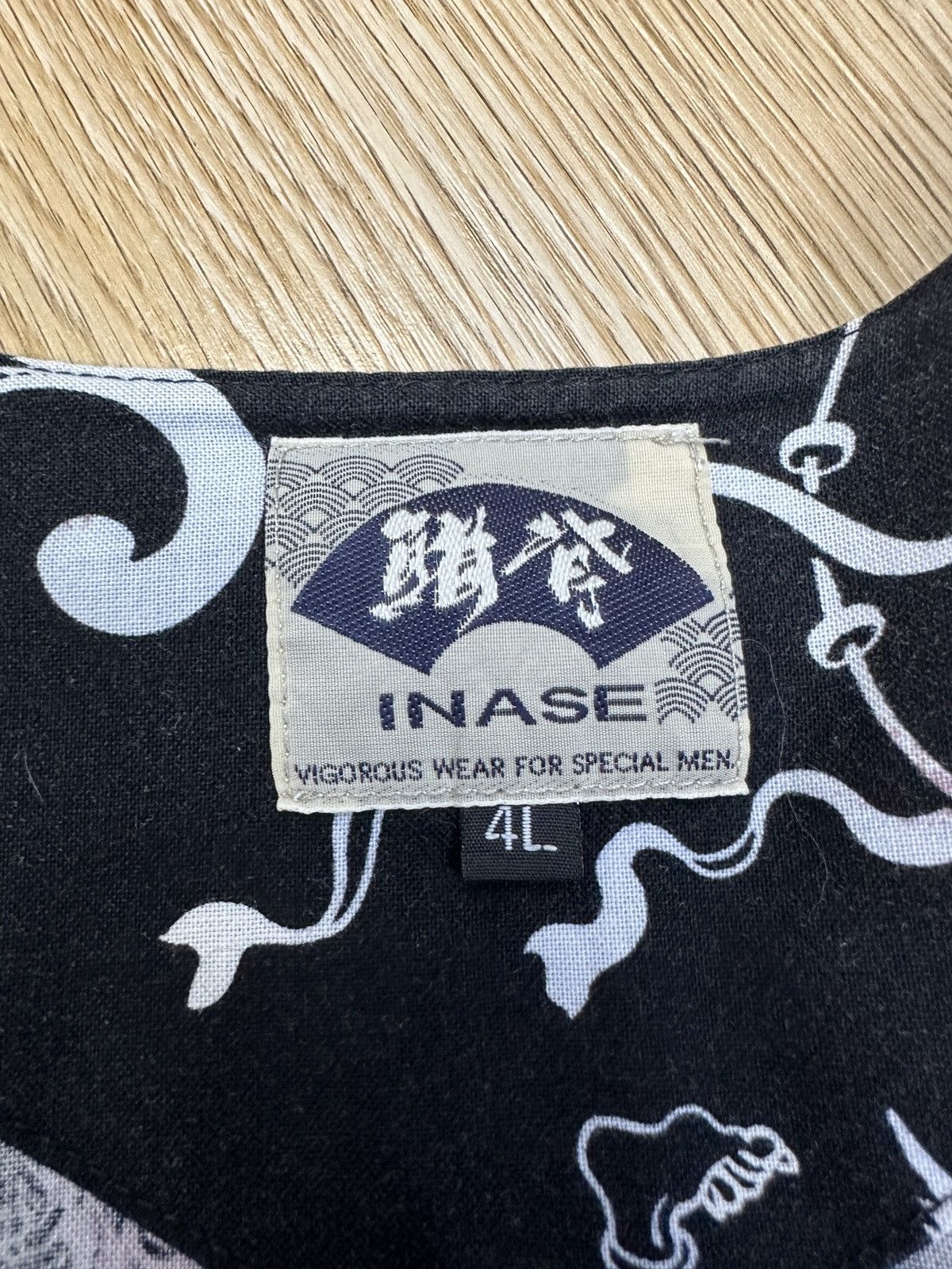 Japanese Brand RARE Karakuri Tamashi Full Print Kimono Button-GR96 Size US XL / EU 56 / 4 - 5 Thumbnail