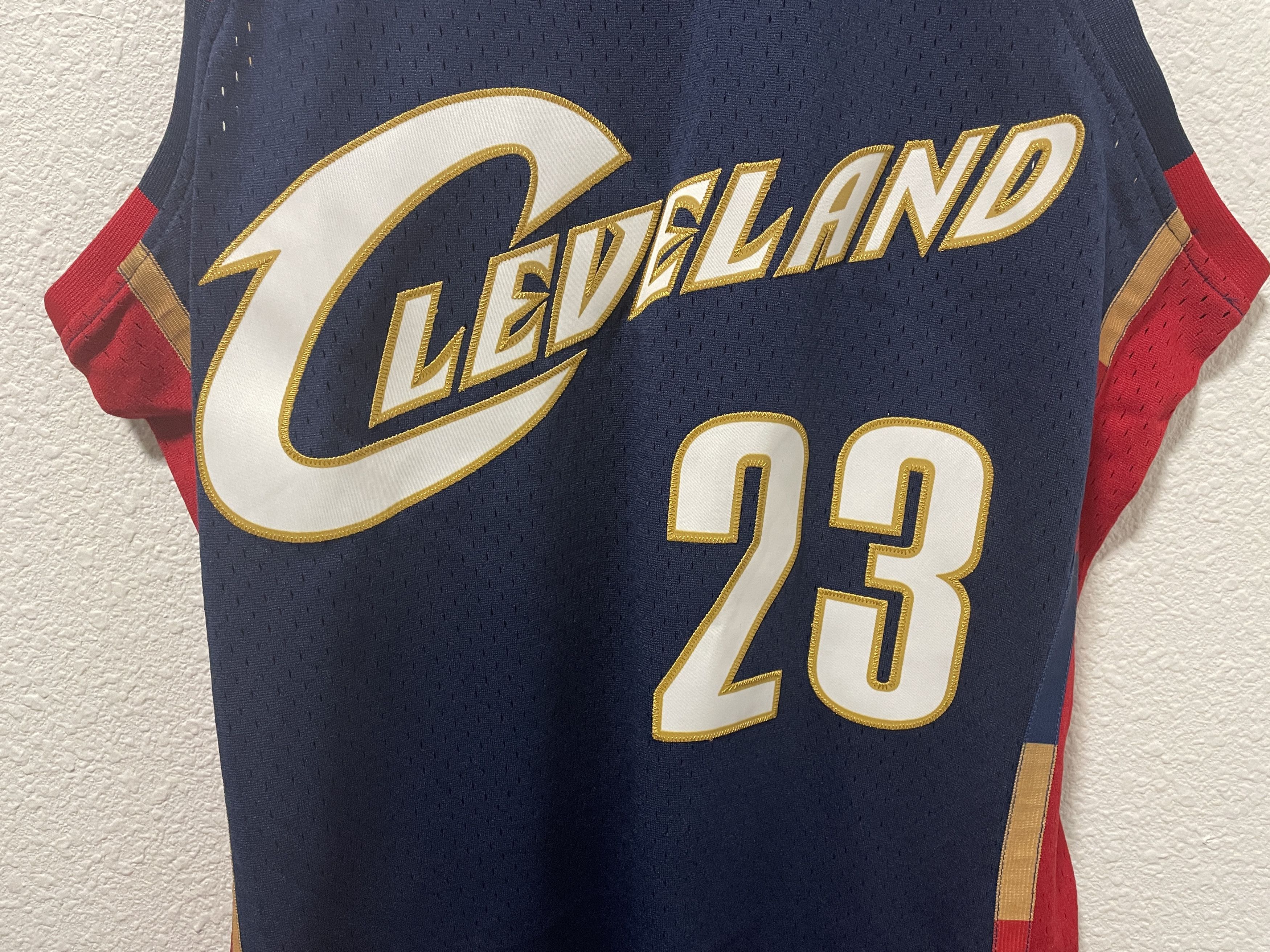 Mitchell & Ness LeBron James LBJ Cleveland cavaliers CAVS Swingman Size US XXL / EU 58 / 5 - 3 Thumbnail