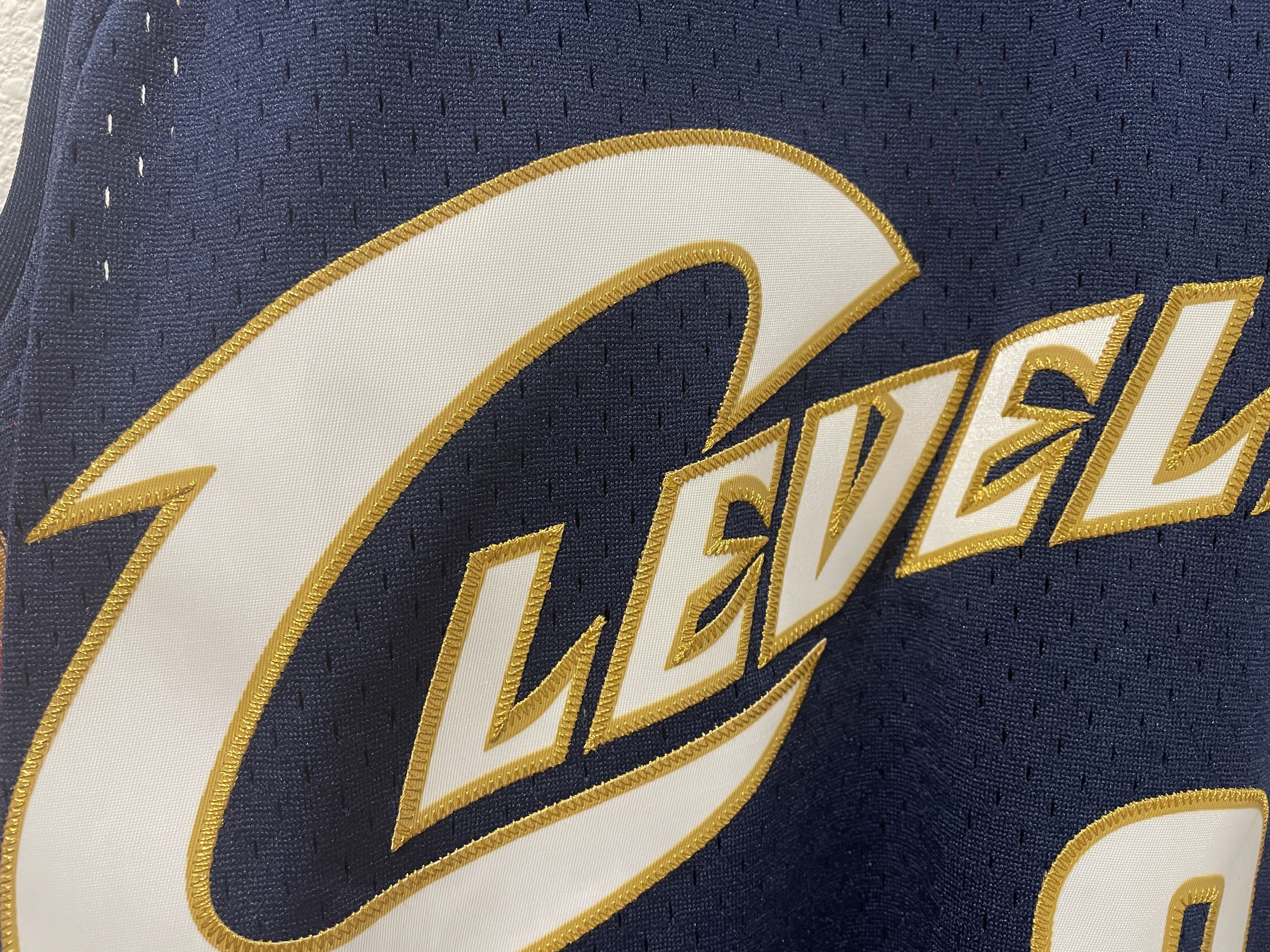 Mitchell & Ness LeBron James LBJ Cleveland cavaliers CAVS Swingman Size US XXL / EU 58 / 5 - 4 Thumbnail
