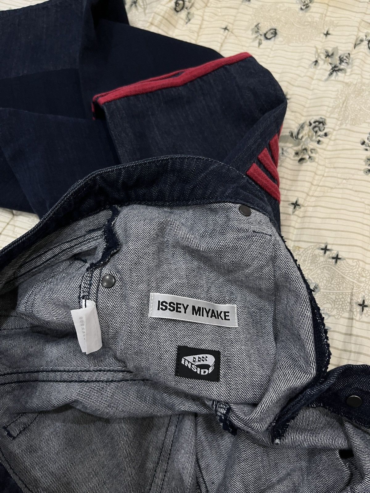 Issey Miyake (Vvv). ISSEY MIYAKE A-POC HYPEBEAST DENIM Size US 30 / EU 46 - 11 Thumbnail