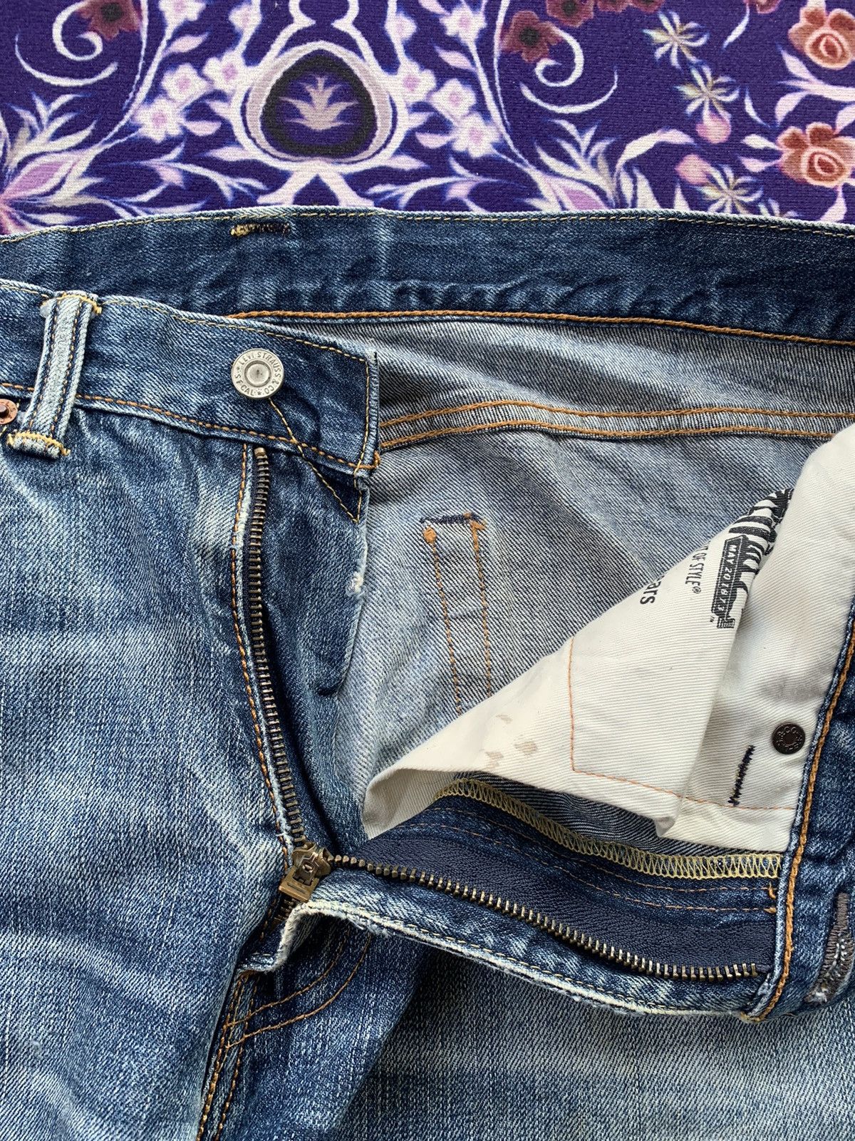 Levi's Levis 505 Single R Faded Wash Denim Size US 35 - 9 Thumbnail
