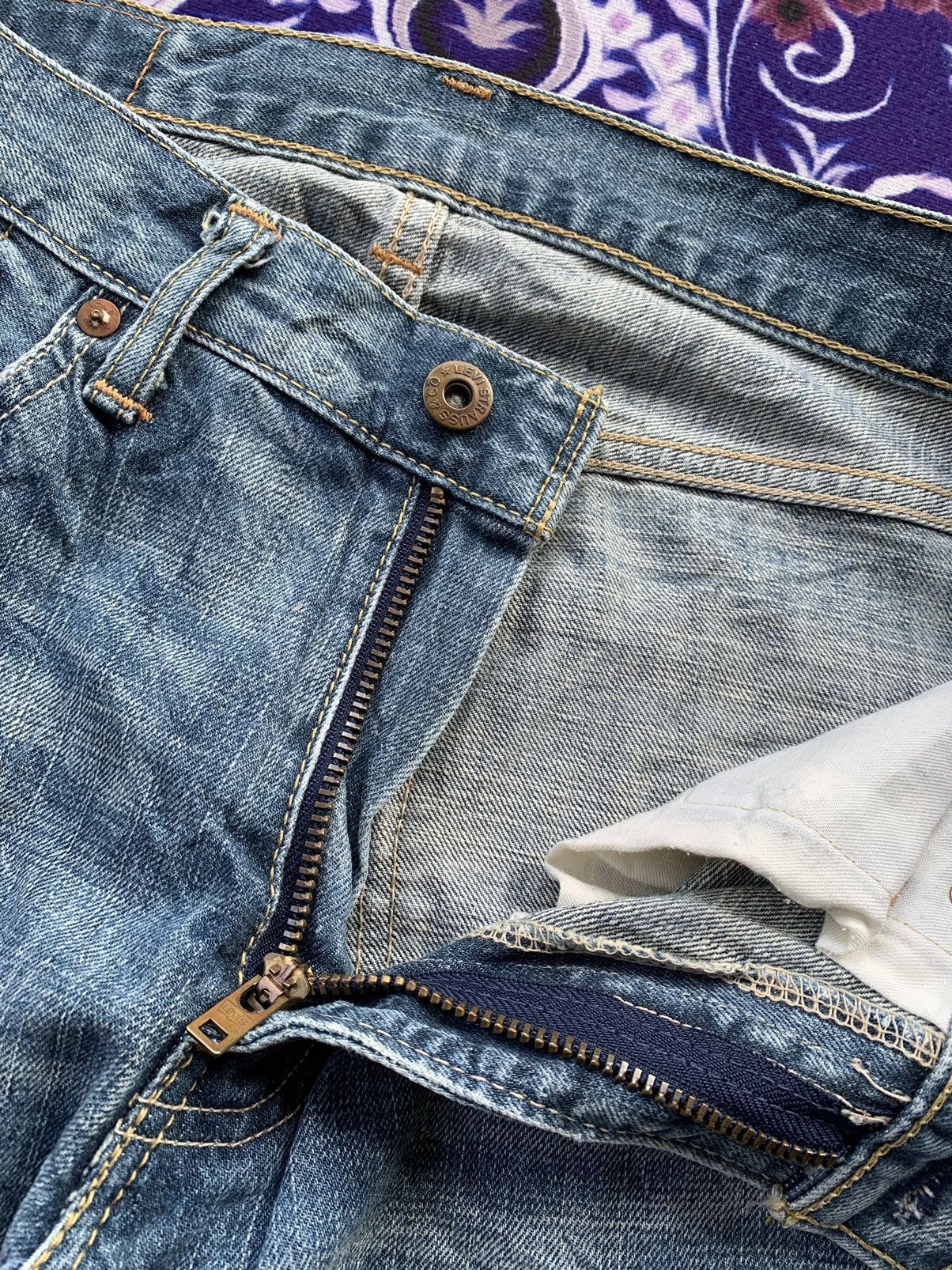 Levi's Vintage Clothing Vintage Levis 502 Faded Wash Denim Size US 31 - 6 Thumbnail
