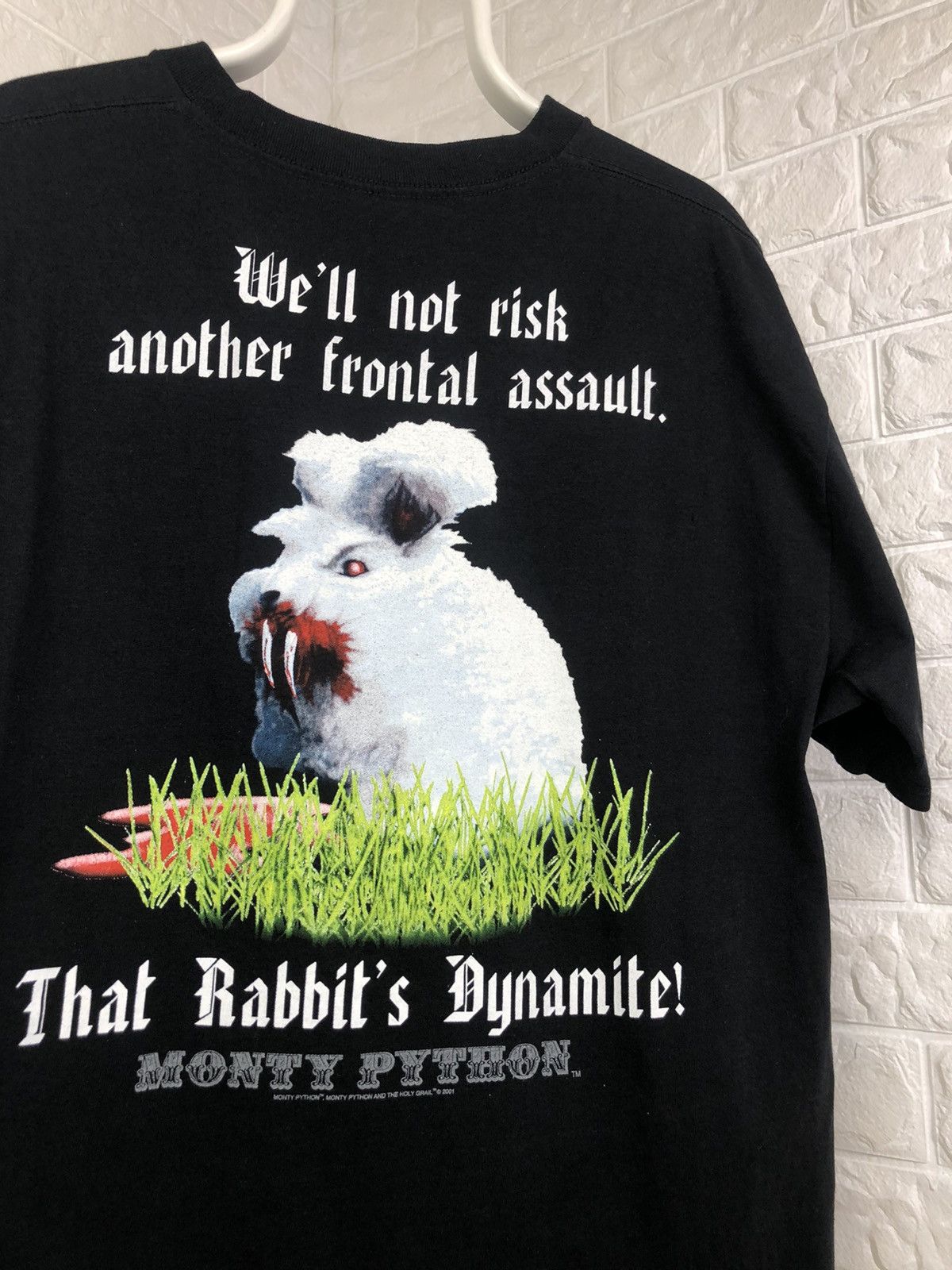 Vintage Vintage Monty Python - that's rabbit Dynamite Size US XL / EU 56 / 4 - 3 Thumbnail